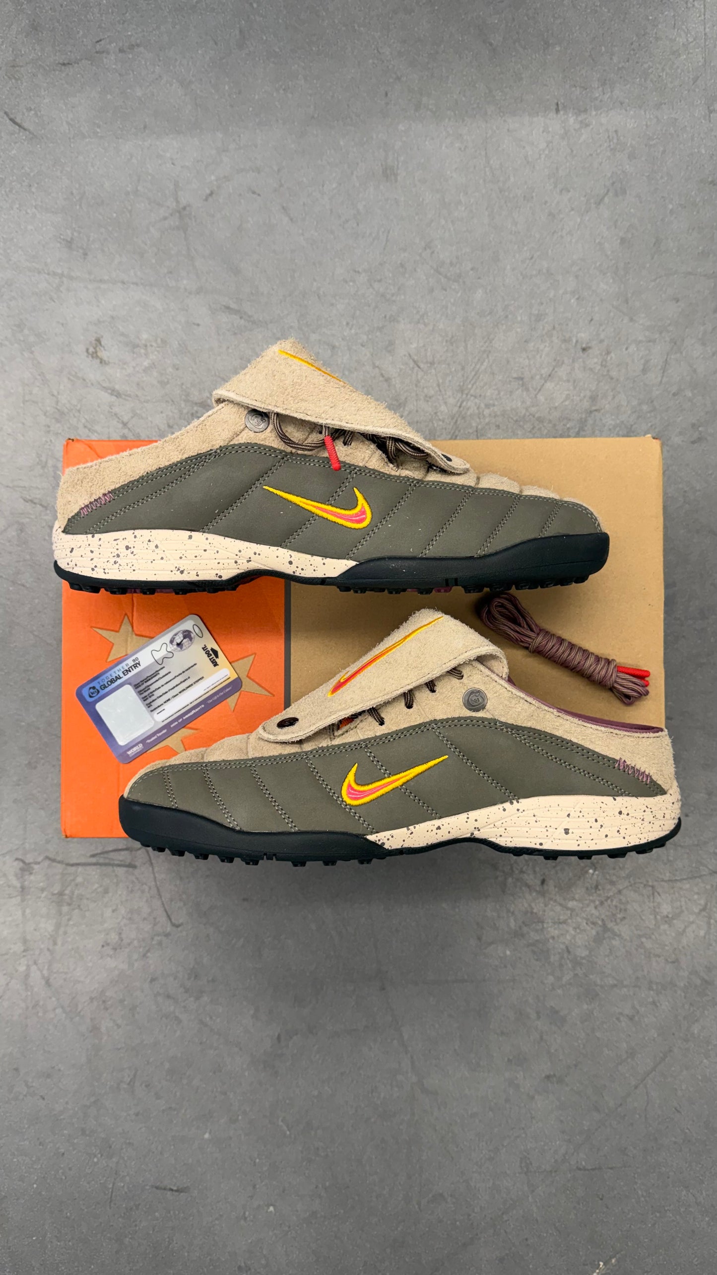 2026 NIKE TOTAL 90 MULE - KIDS OF IMMIGRANTS KHAKI