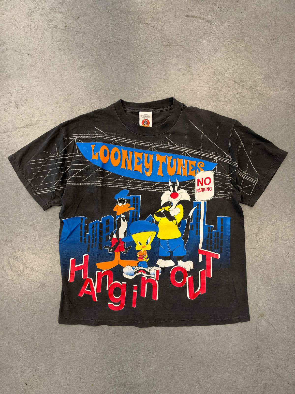 1997 LOONEY TUNES HANGIN' OUT AOP GLITTER TEE (LOONEY TUNES TAG)
