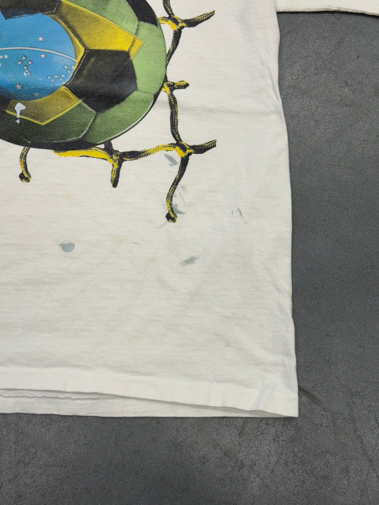 1999 FRANCE WORLD CUP BRAZIL SOCCER BALL TEE (OFFICIAL TAG)
