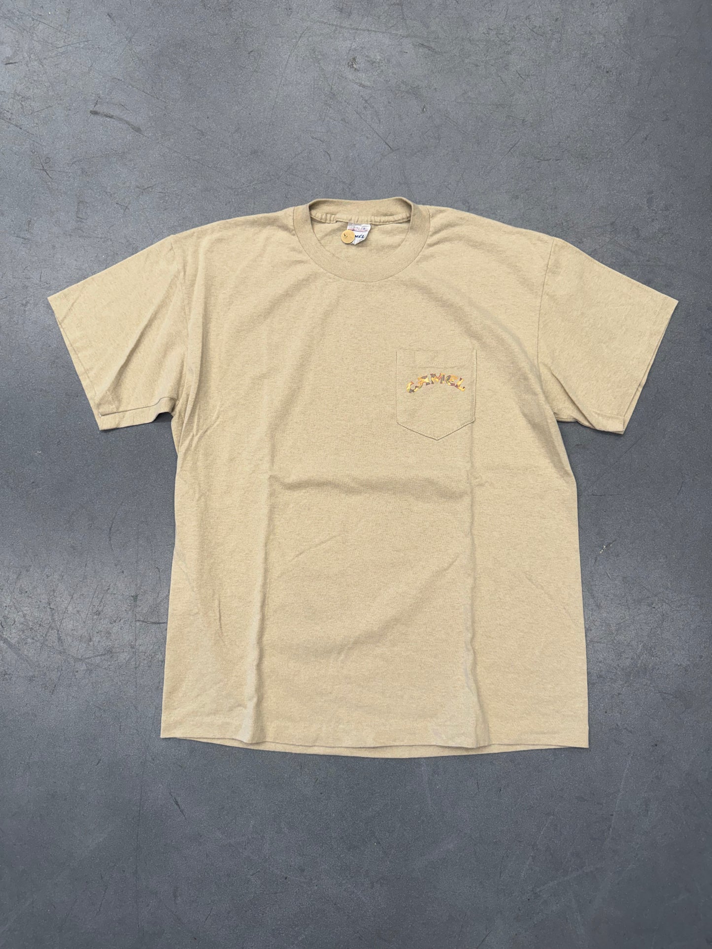 1992 CAMEL SMOKIN JOE CIGARETTE CAMOUFLAGE TEE (AMERICAN BORN CAMEL TAG)
