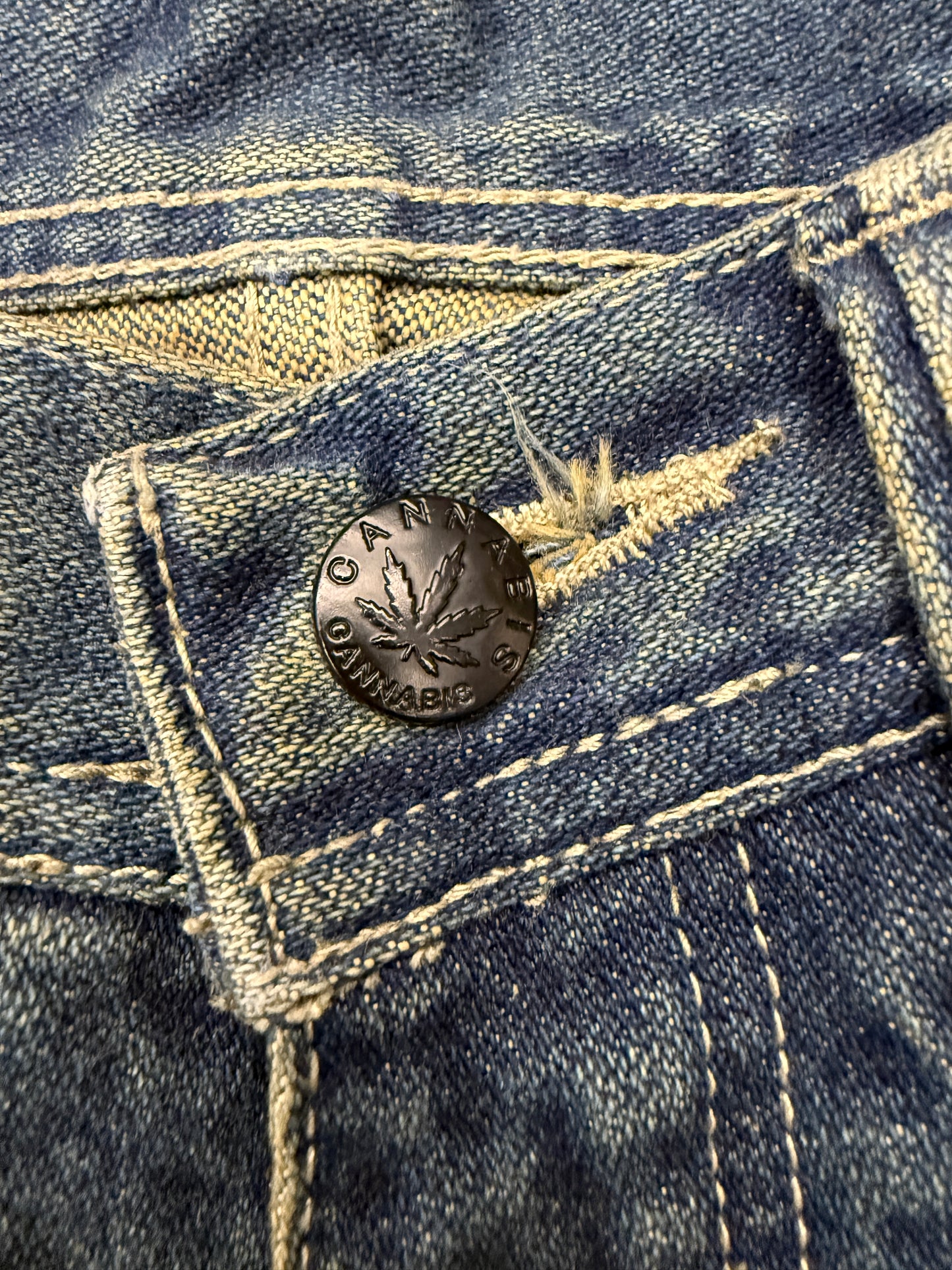 Y2K CANNABIS BARREL LEG INVERTED POCKET BAGGY JEANS