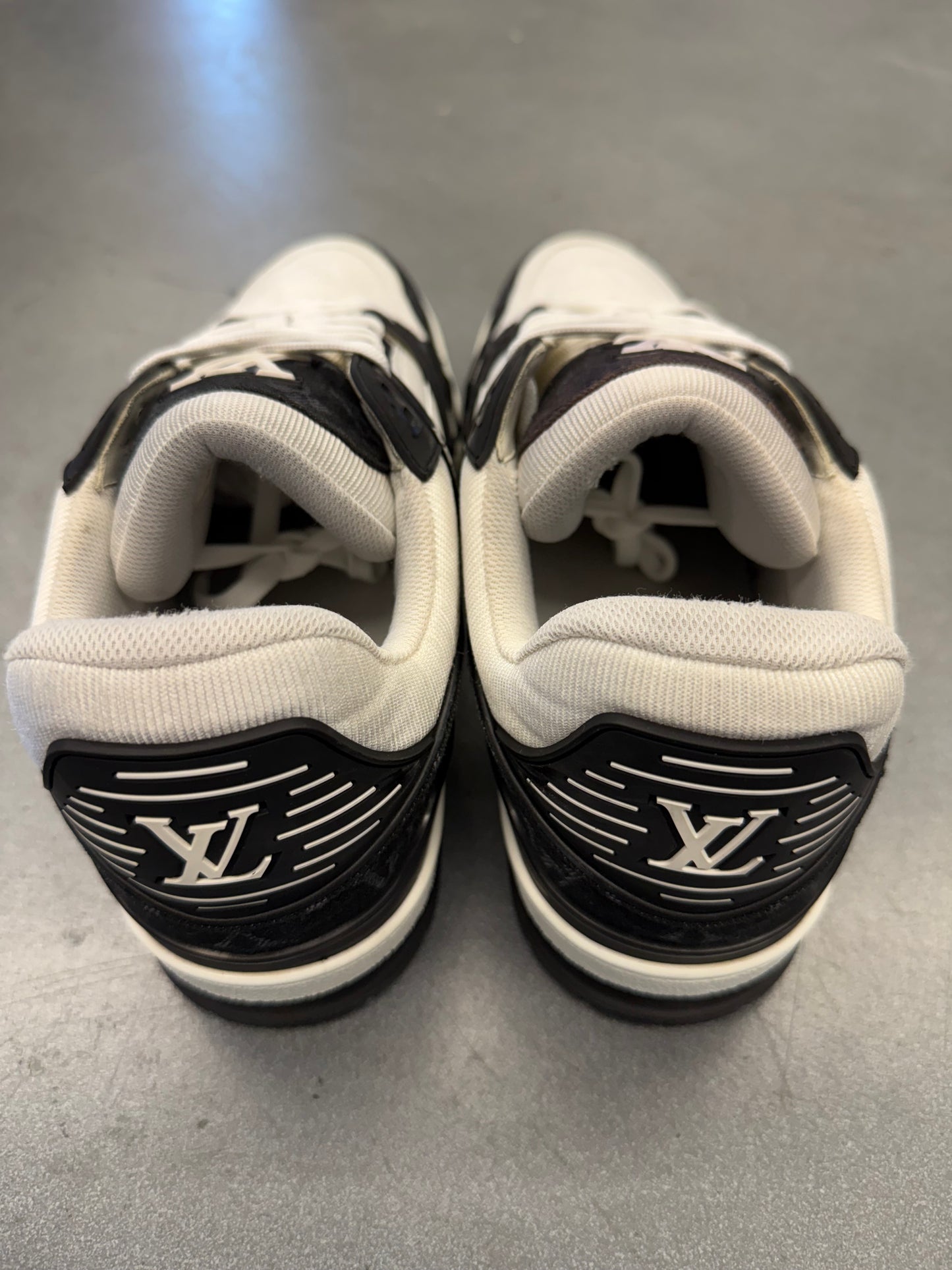 US 10 LV 8.5 LOUIS VUITTON LV TRAINER BLACK MONOGRAM DENIM