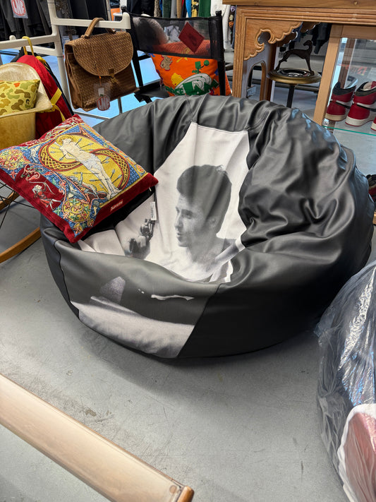 FW26 SUPREME LARRY CLARK BEAN BAG - BLACK