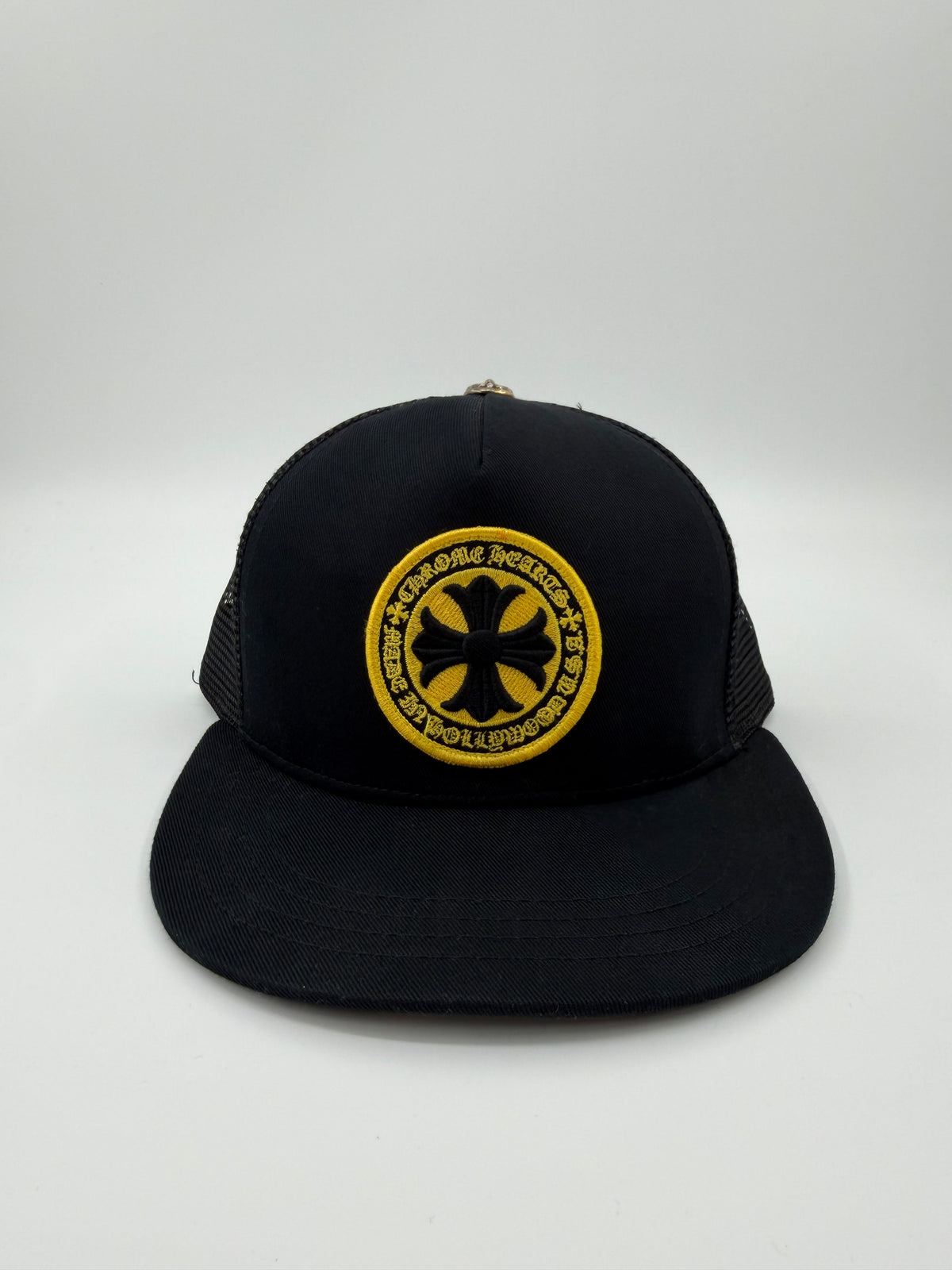 CHROME HEARTS PLUS CROSS SEAL TRUCKER HAT - BLACK