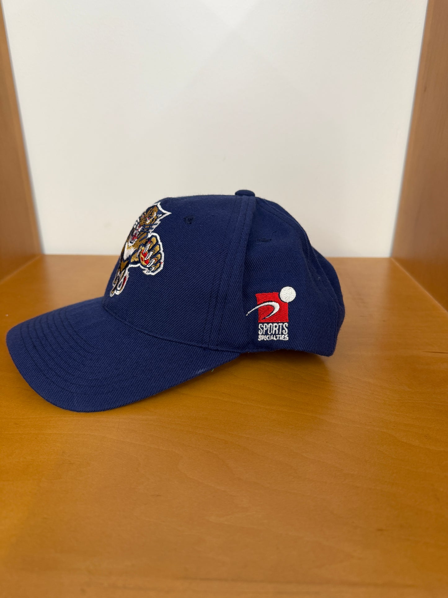 90'S FLORIDA PANTHERS SCRIPT CENTER ICE SNAPBACK (SPORTS SPECIALTIES TAG)