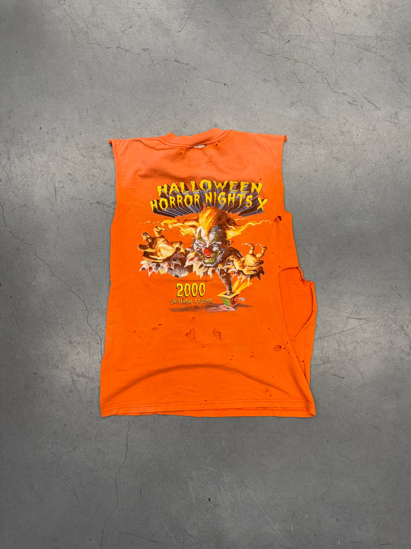 2000 UNIVERSAL HALLOWEEN HORROR NIGHTS X JACK-IN-THE-BOX "ARE YOU AFRAID OF THE DARK?" DISTRESSED CUTOFF TEE