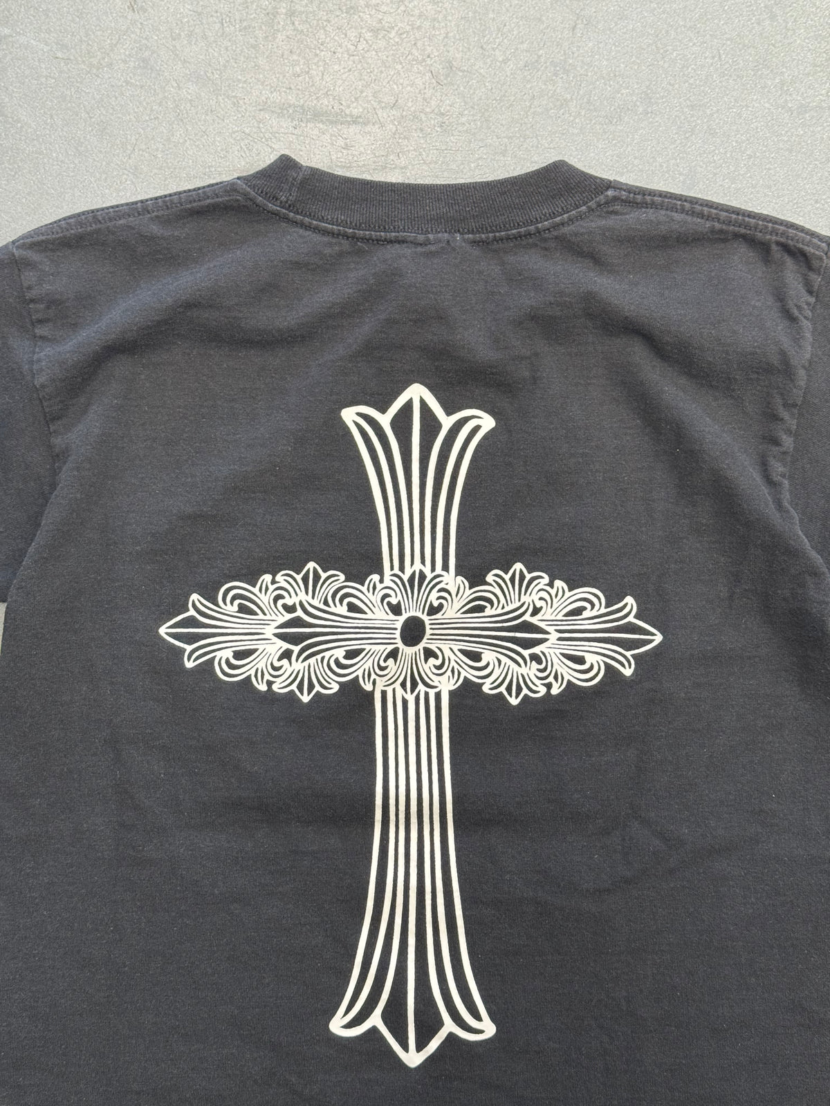 VINTAGE CHROME HEARTS COLLAR PRINT DOUBLE FLORAL CROSS HORSESHOE POCKET TEE