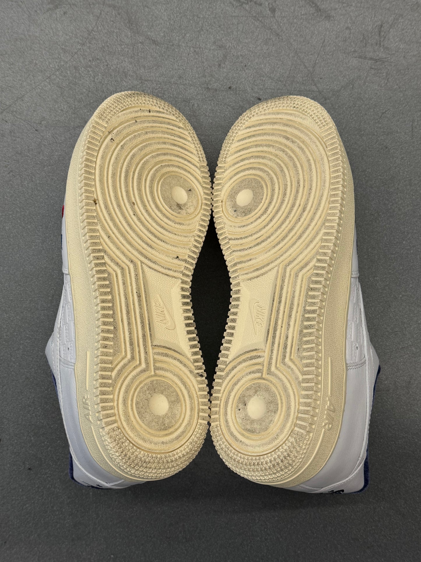 2021 NIKE AIR FORCE 1 LOW KITH PARIS EXCLUSIVE (PRE-OWNED WITH BOX)