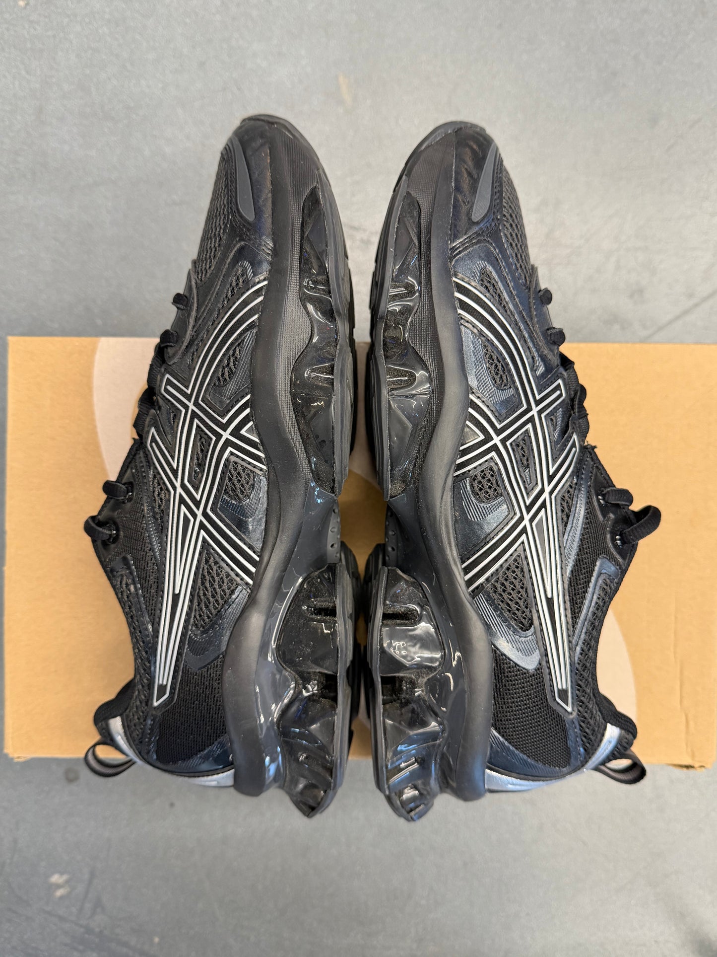 SIZE 10 ASICS GEL-QUANTUM KINETIC SNEAKER - GRAPHITE GREY BLACK (W/ BOX)