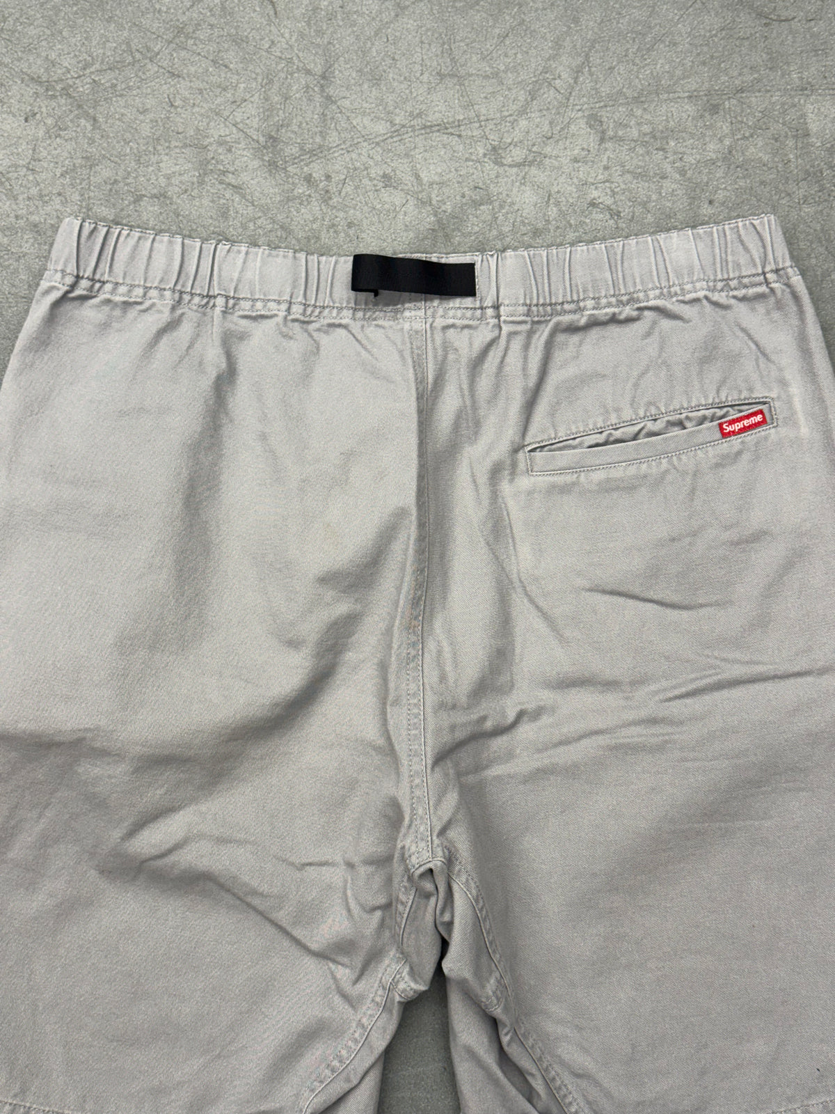 VINTAGE SUPREME BELTED SHORTS (GREY)