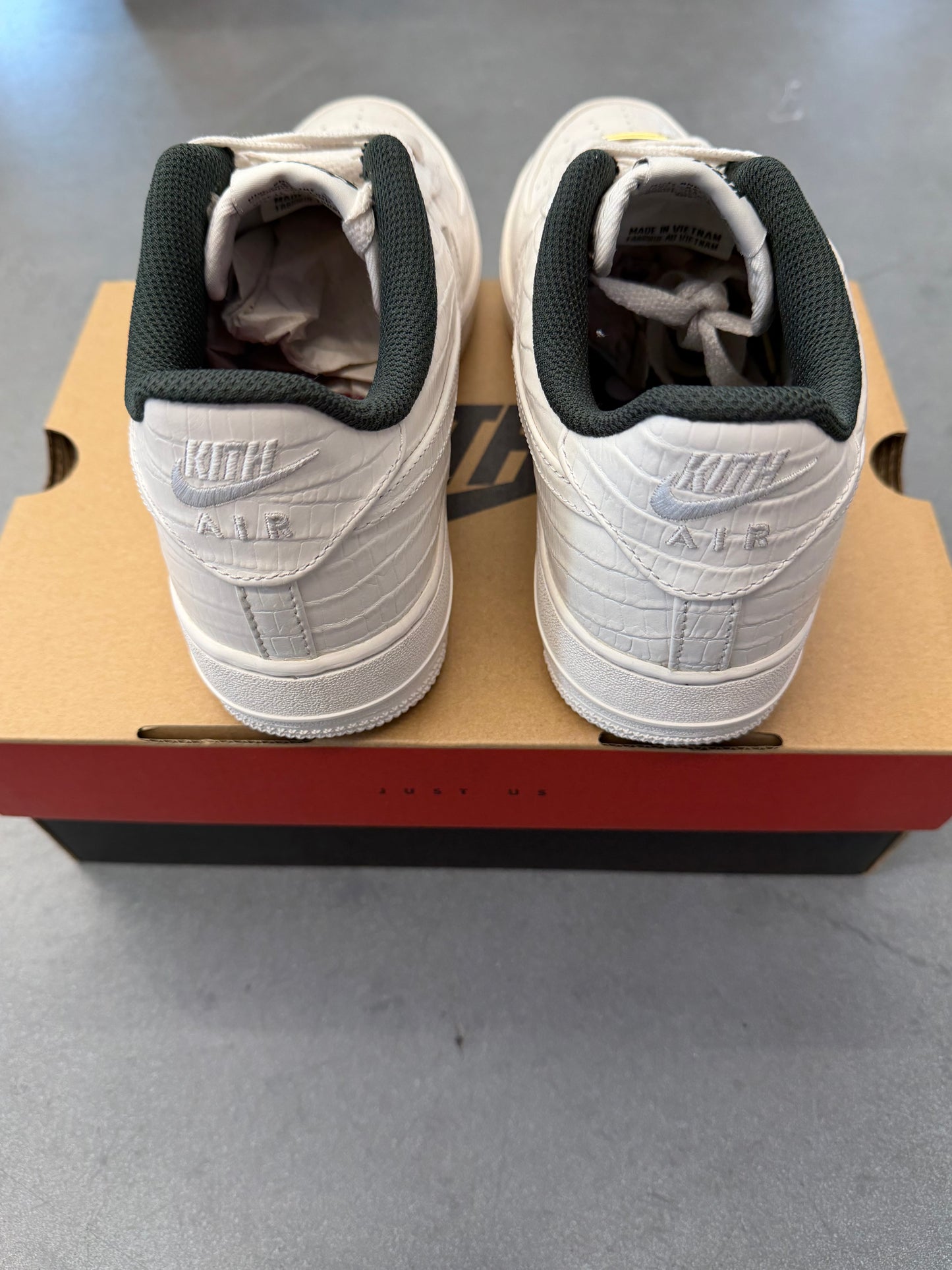 2025 SIZE 7Y NIKE AIR FORCE 1 LOW KITH PANTHOM (PRE-OWNED WITH BOX)