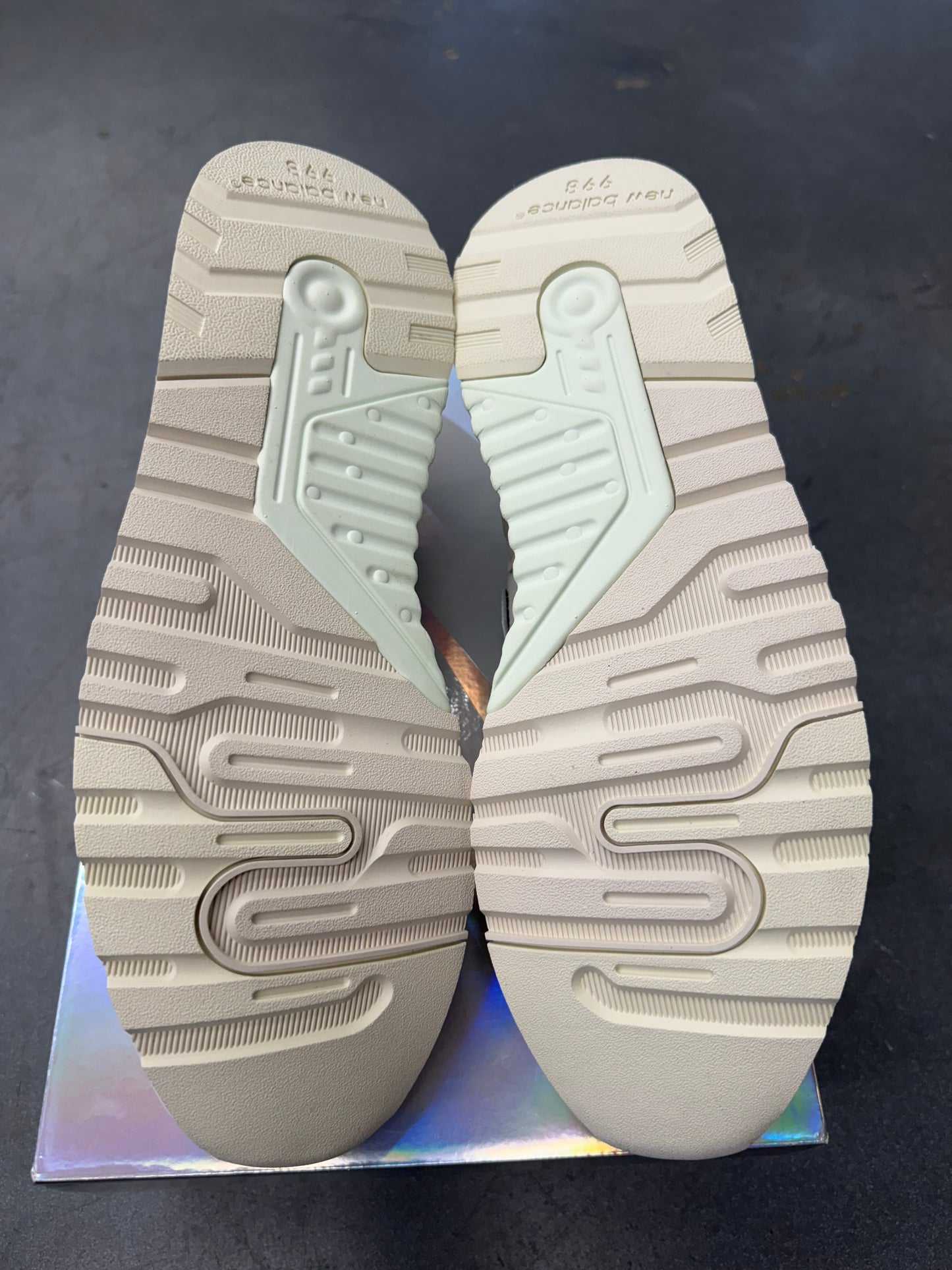 2025 SIZE 10 NEW BALANCE 997.5 MIUSA KITH EASTER WHITE MARSHMALLOW ANGORA