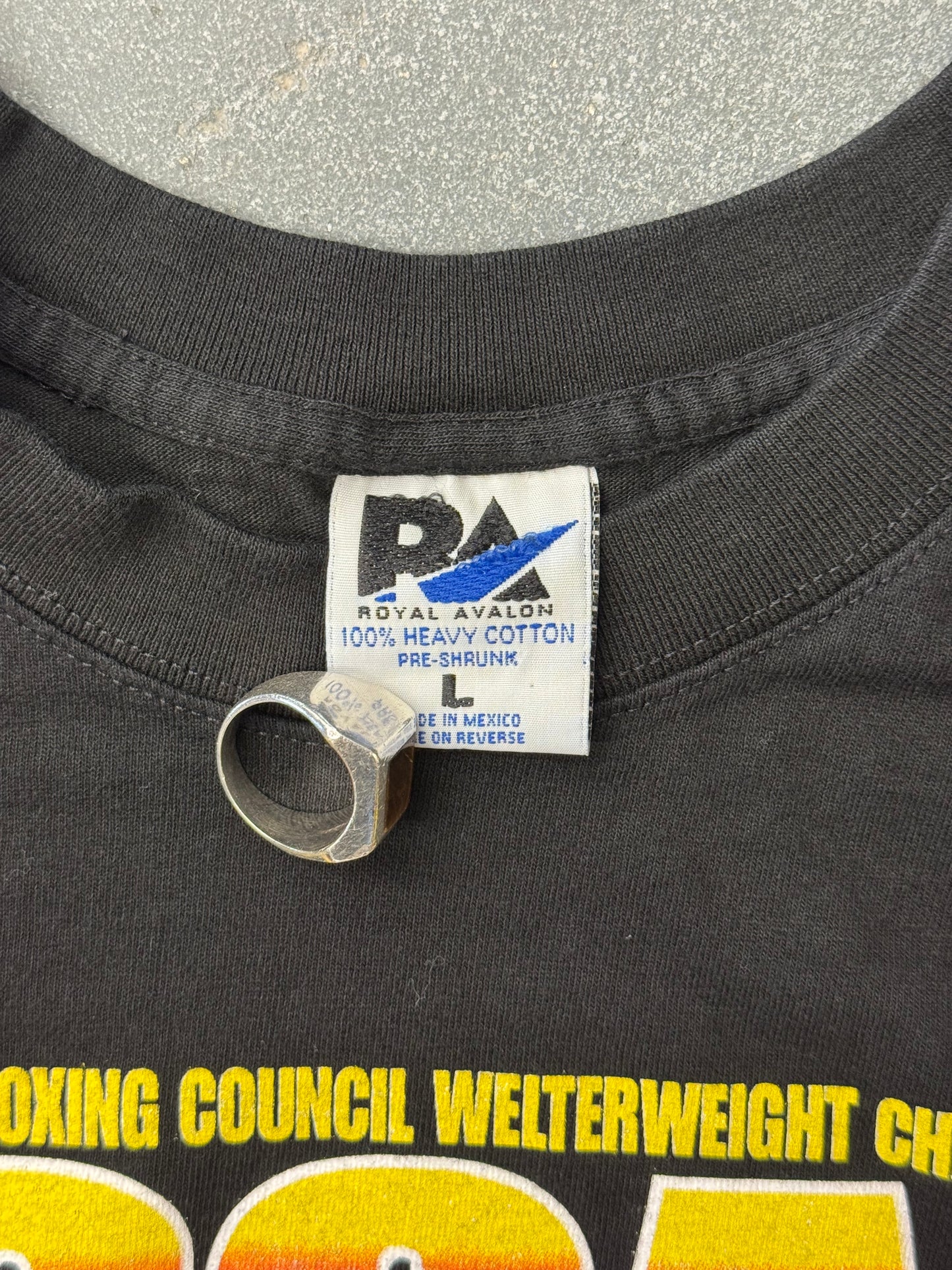 1998 OSCAR DE LA HOYA VS. PATRICE CHARPENTIER AT THE SUN BOWL TEE (RA TAG)