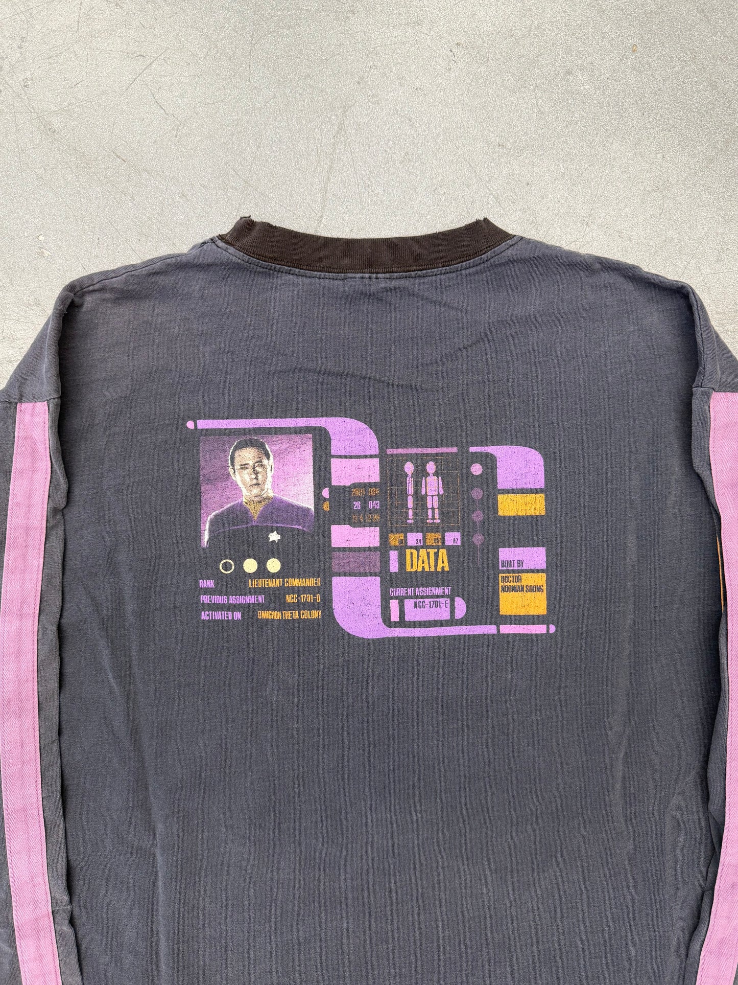 90S STAR TREK LIEUTENANT COMMANDER DATA STRIPED SLEEVE LS TEE (CUT TAG)