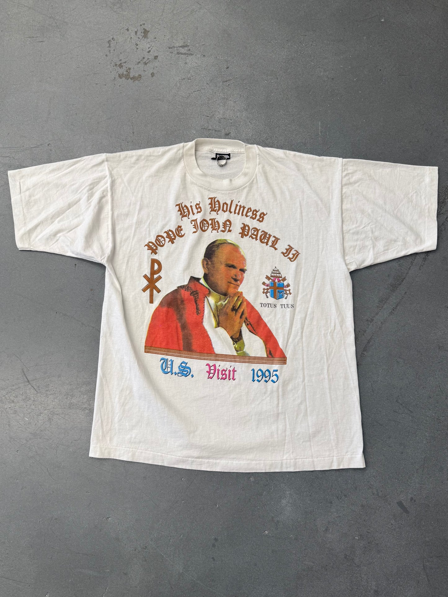 1995 HIS HOLINESS POPE JOHN PAUL II OLD ENGLISH SPELLOUT TEE (CUT FOTL BEST TAG)