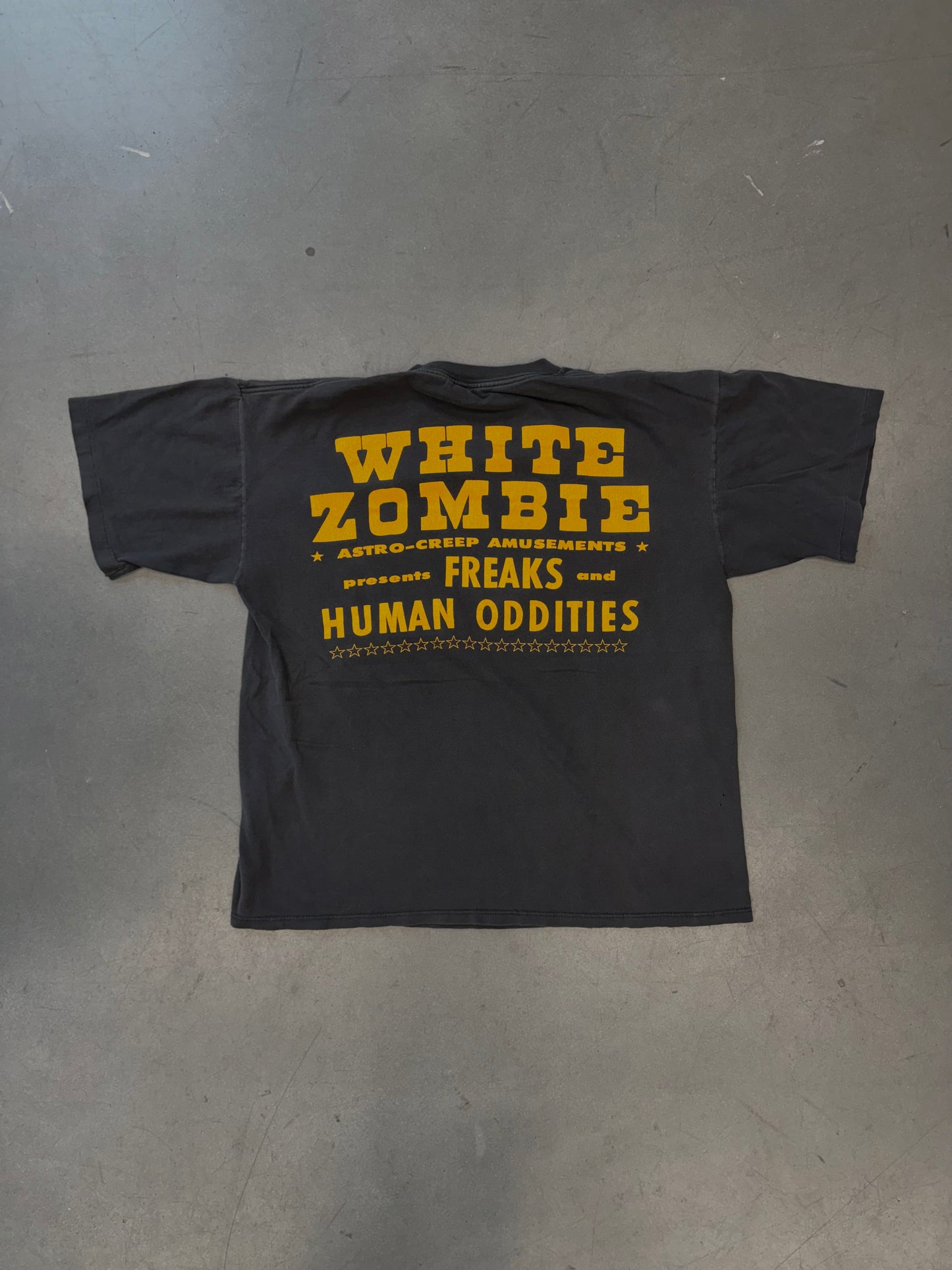 1995 WHITE ZOMBIE "FREAKS AND HUMAN ODDITIES" TEE (GEM TAG)