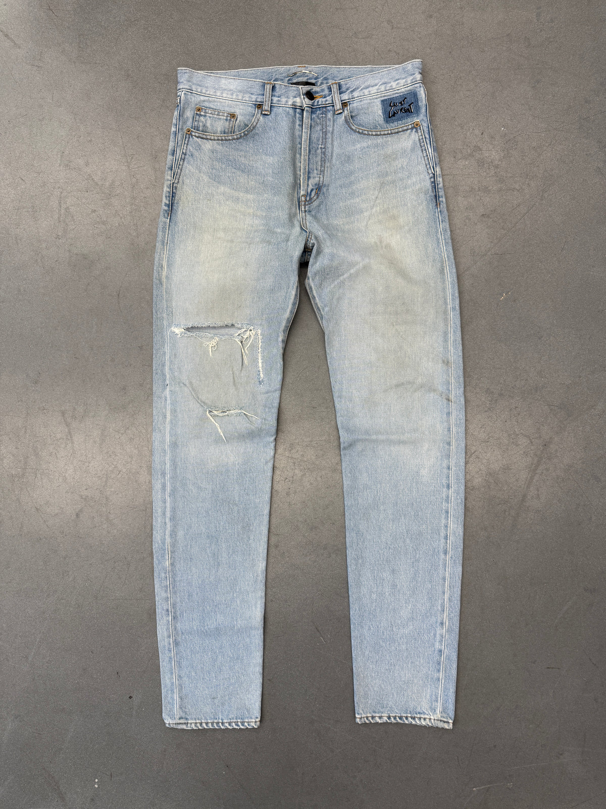 2017 SAINT LAURENT PARIS D03 M/SL-LW LIGHT INDIGO KNEE-CRASH JEANS NY ANTHONY VACCARELLO
