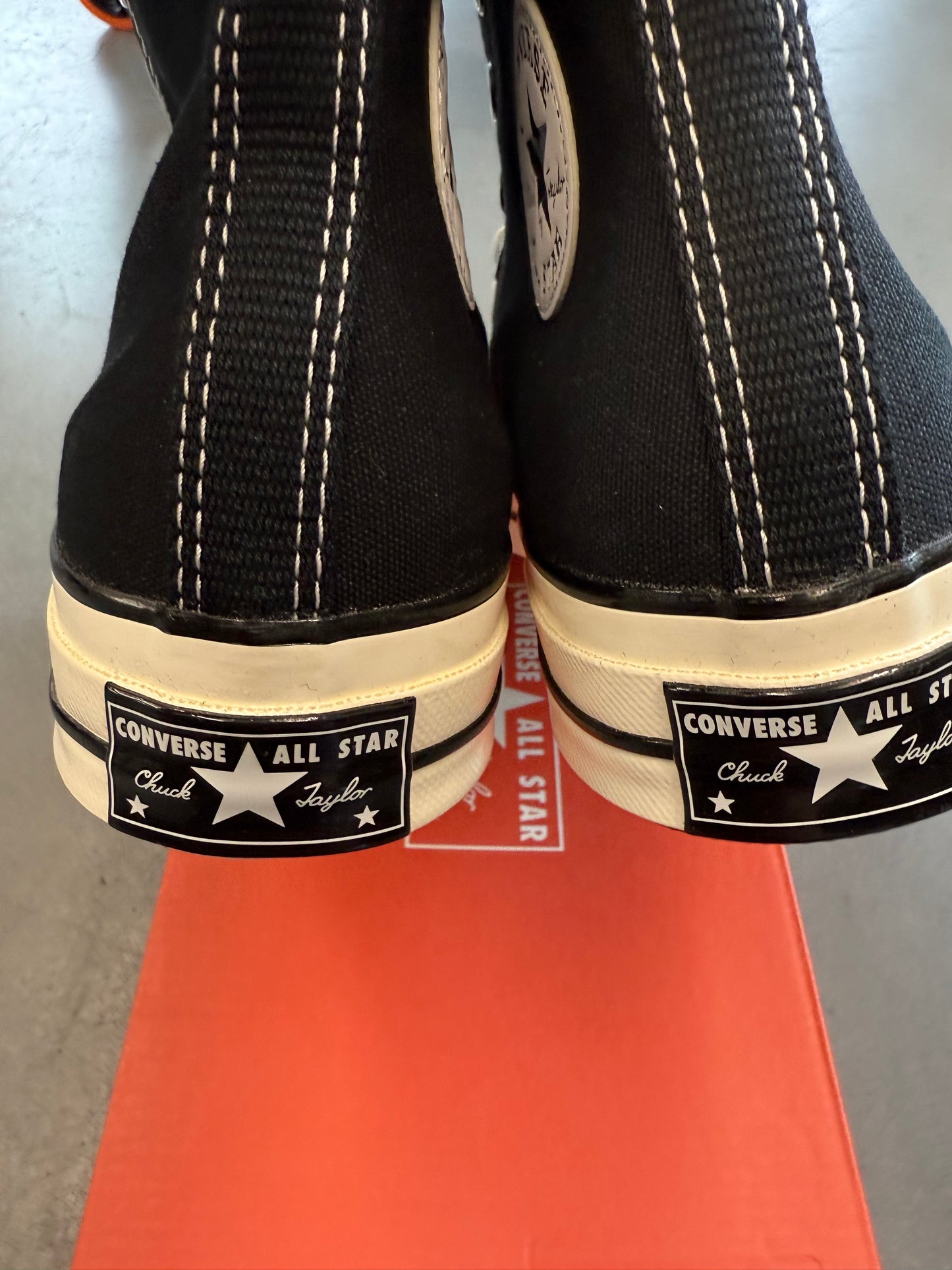 CONVERSE CHUCK TAYLOR ALL STAR CLEAN MID (WITH BOX)