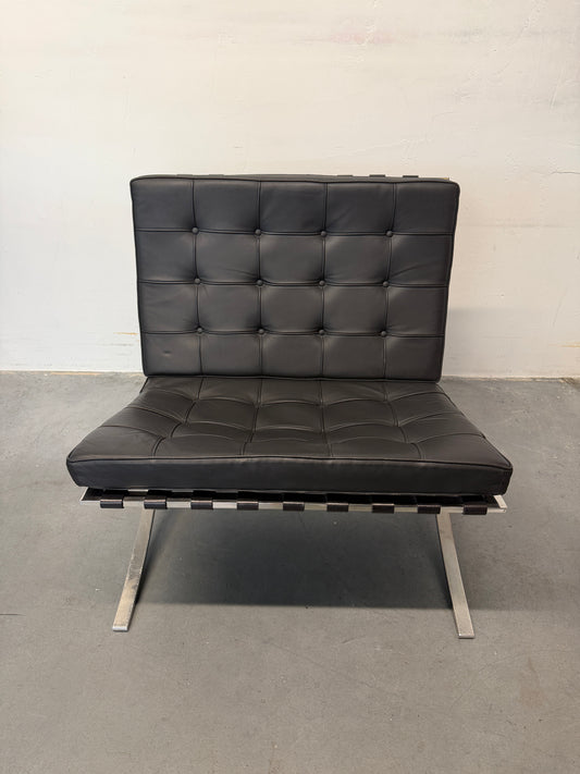 1960'S KNOLL BARCELONA LOUNGE CHAIR (ORIGINAL LEATHER + BRUSHED STEEL)