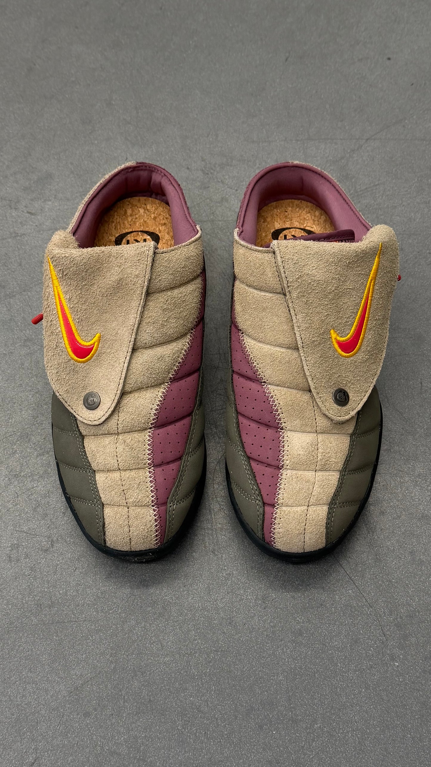 2026 NIKE TOTAL 90 MULE - KIDS OF IMMIGRANTS KHAKI