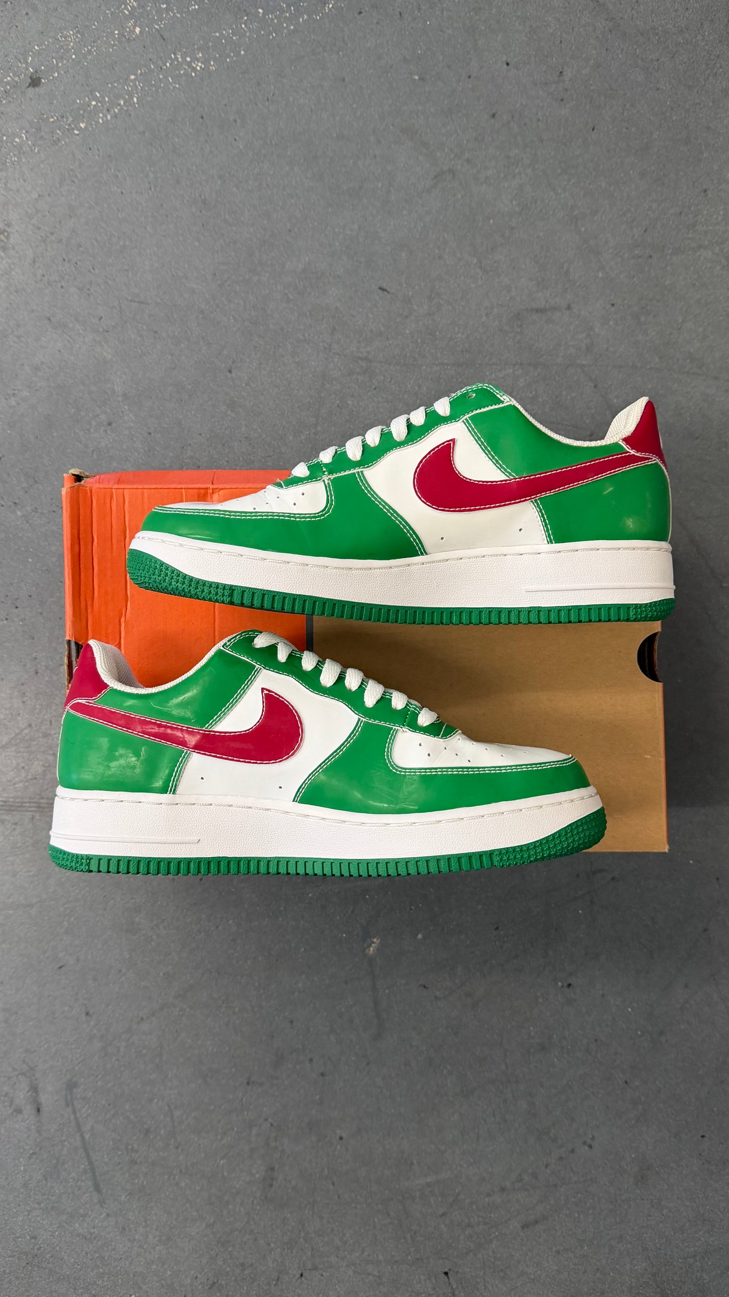 2005 NIKE AIR FORCE 1 LOW MR. CARTOON