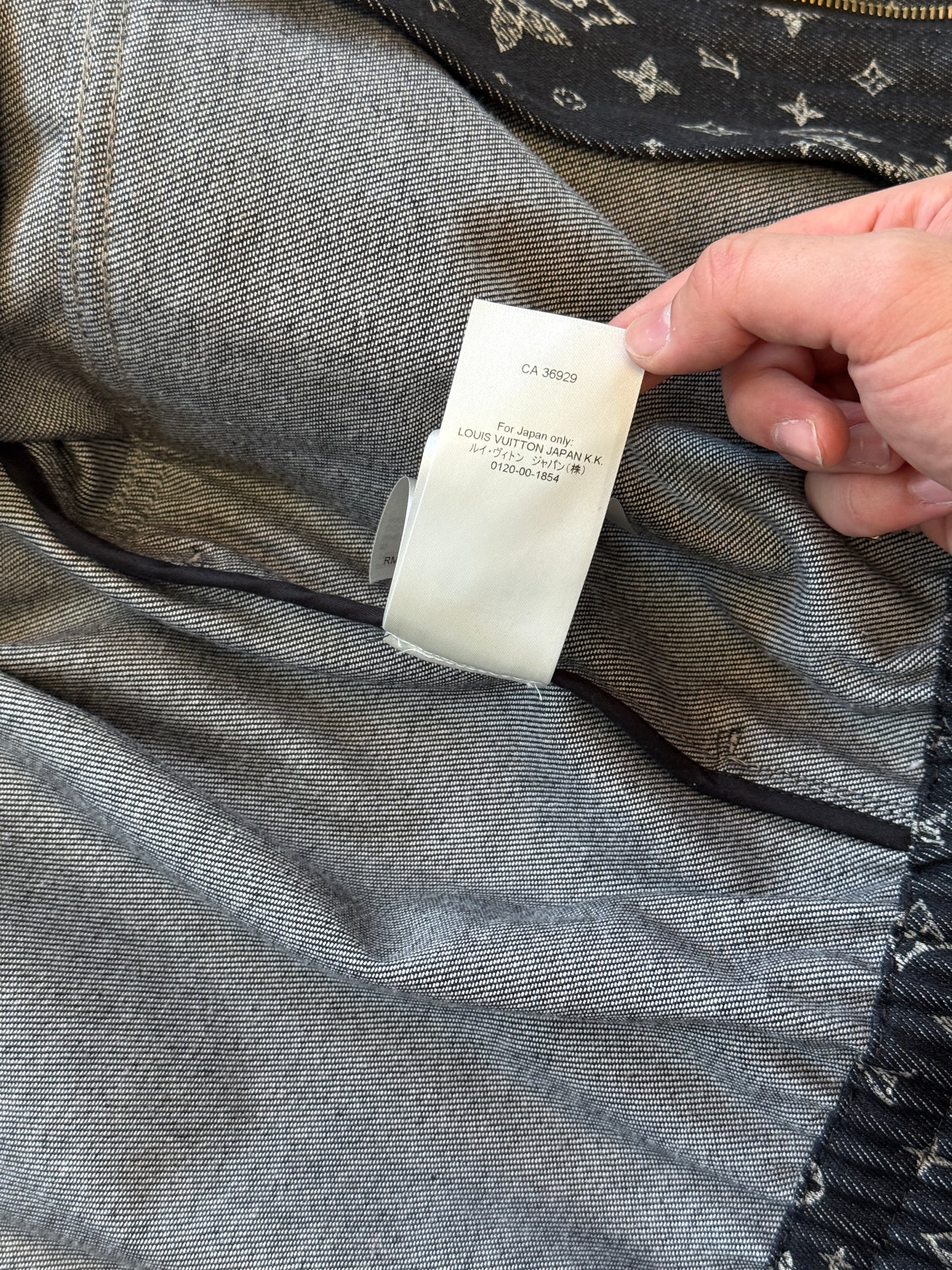 LOUIS VUITTON BLACK STARRY PRINT MONOGRAM DENIM FULL-ZIP BUTTON-UP JACKET - SIZE 46 (PRE-OWNED WITH GARMENT PROTECTOR)