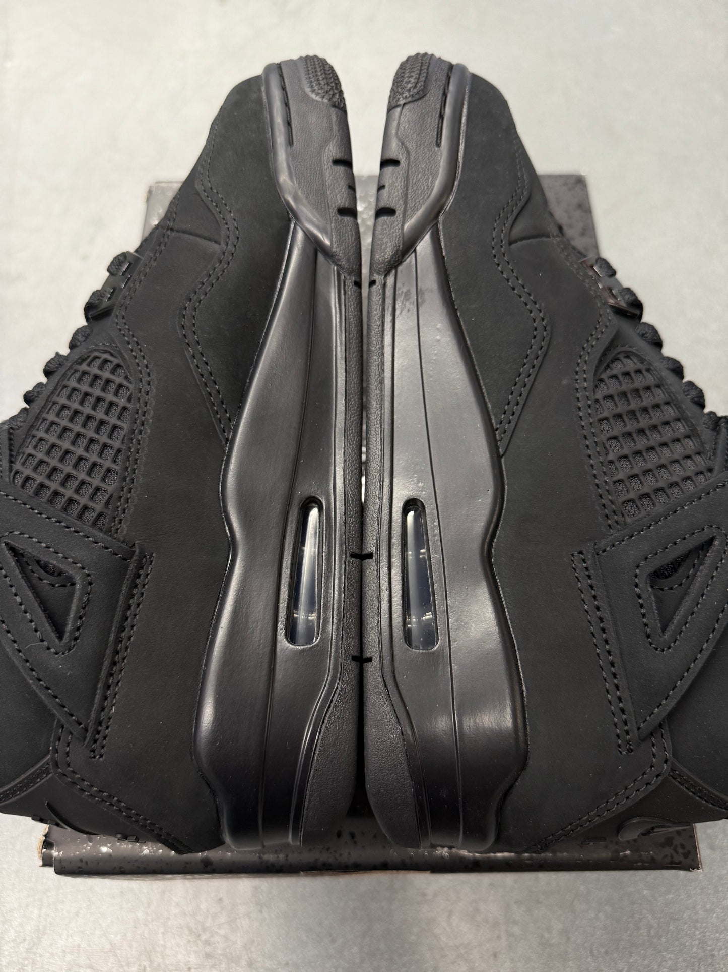 2025 SIZE 5.5Y JORDAN 4 RETRO BLACK CAT