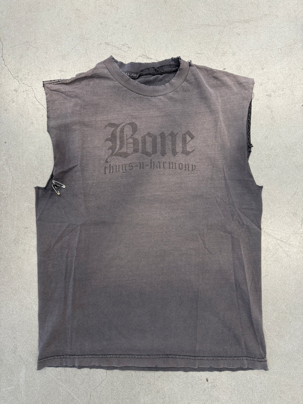 90S BONE THUGS-N-HARMONY DISTRESSED & FADED CUT-OFF TEE (PULLED TAG)