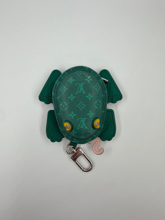 LOUIS VUITTON LV FROG BAG CHARM - BORNEO GREEN (M02238)