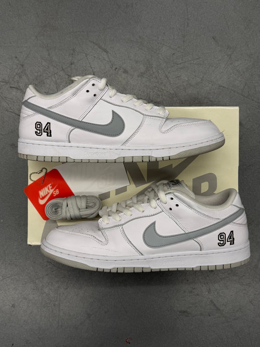 FW25 SIZE 13 SUPREME NIKE SB DUNK LOW OG QS 94 WHITE/SILVER (W/BOX)