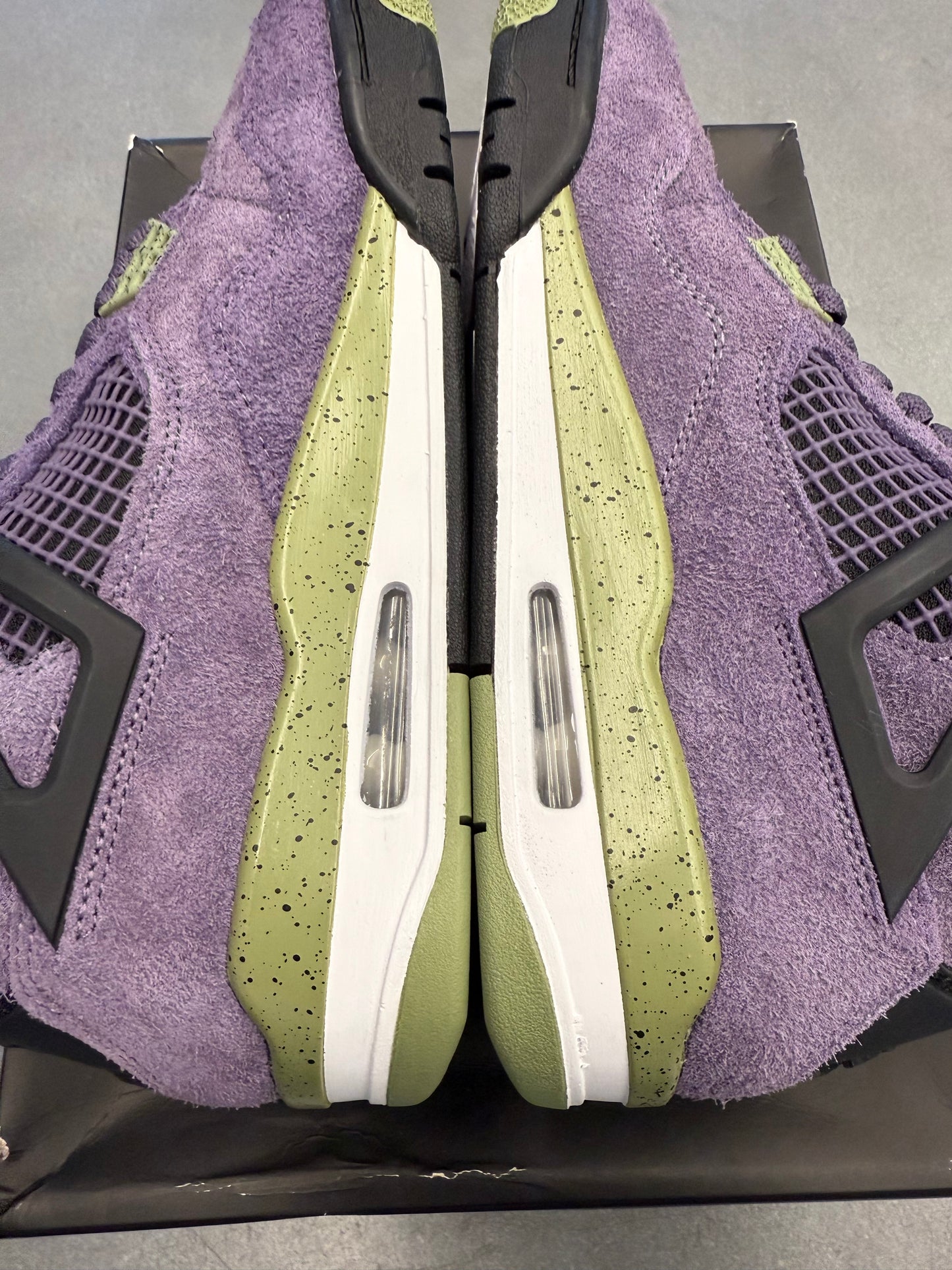 2022 SIZE 7.5 WOMEN'S JORDAN 4 RETRO CANYON PURPLE (NEW WITH BOX AND LACES)