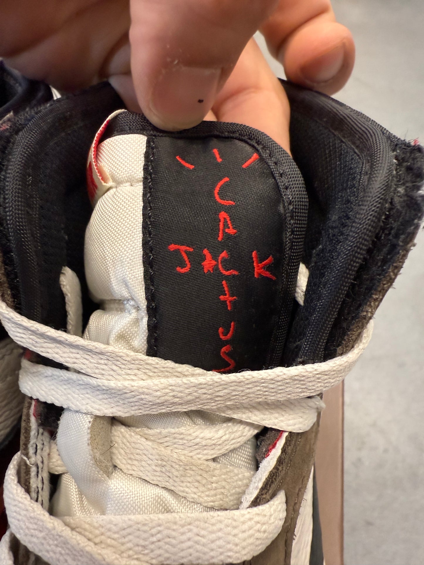 2019 SIZE 8 JORDAN 1 RETRO HIGH OG SP TRAVIS SCOTT MOCHA