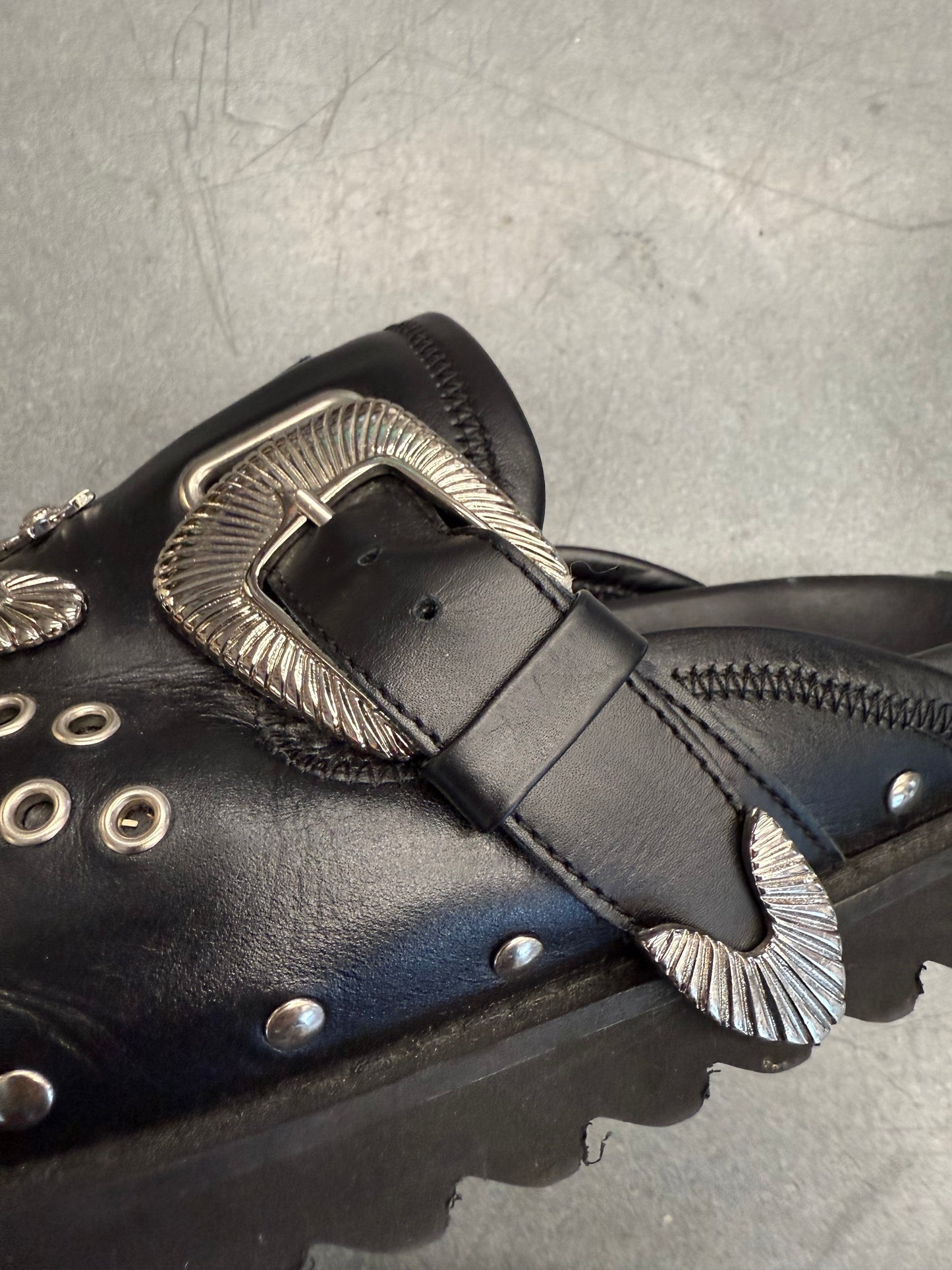 TOGA VIRILIS BLACK LEATHER STUDDED CLOG