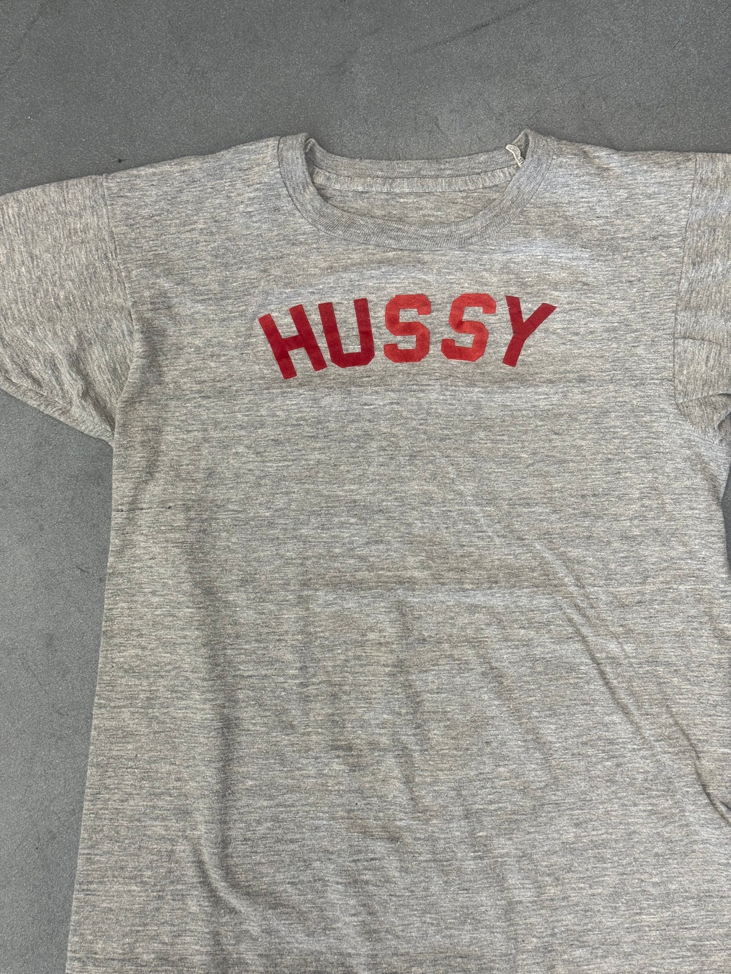 70S FLOCKED HUSSY TEE (PULLED TAG)