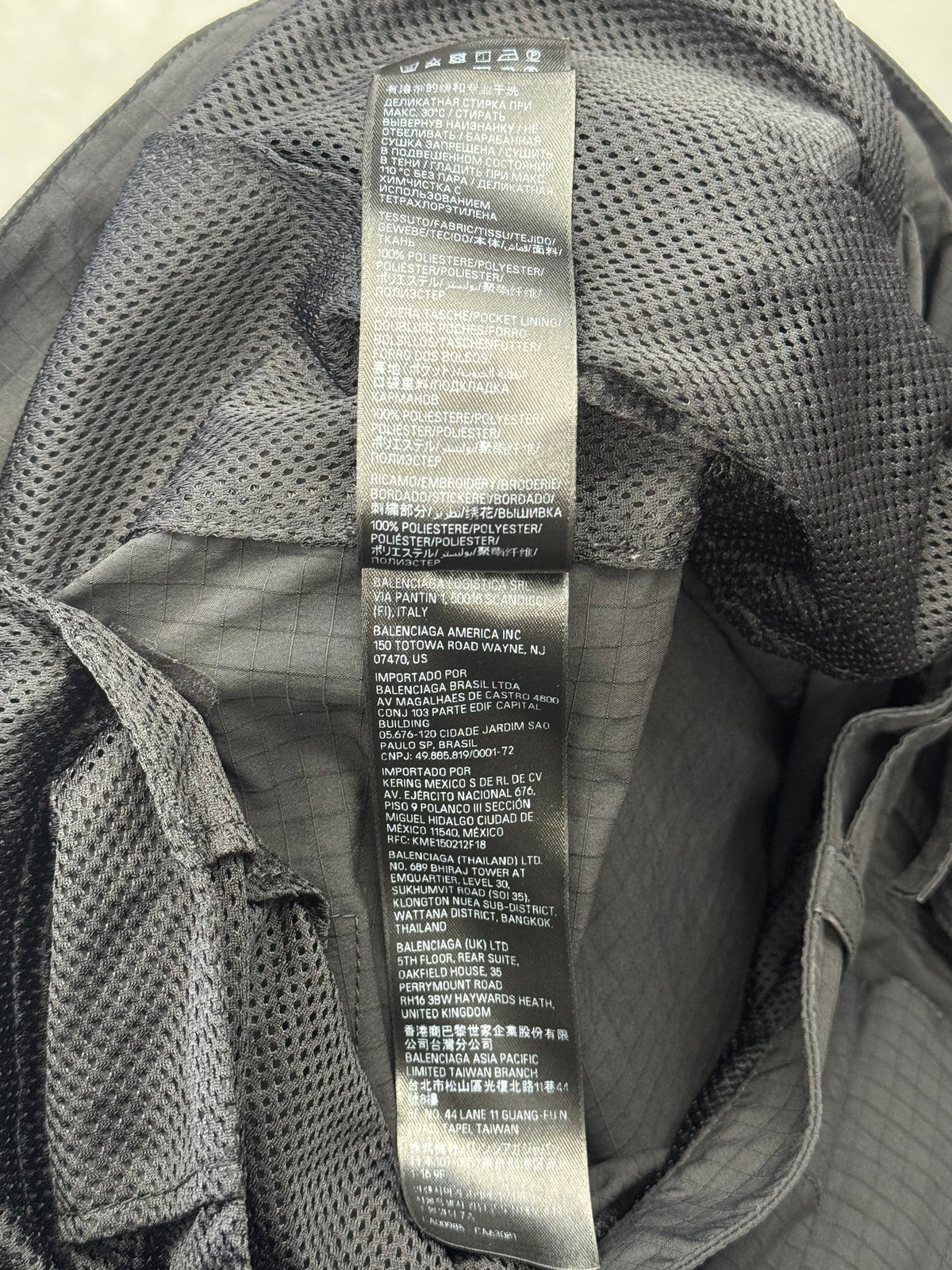 SS24 BALENCIAGA UNITY SPORTS ICON CONVERTIBLE LIGHT CARGO PANTS
