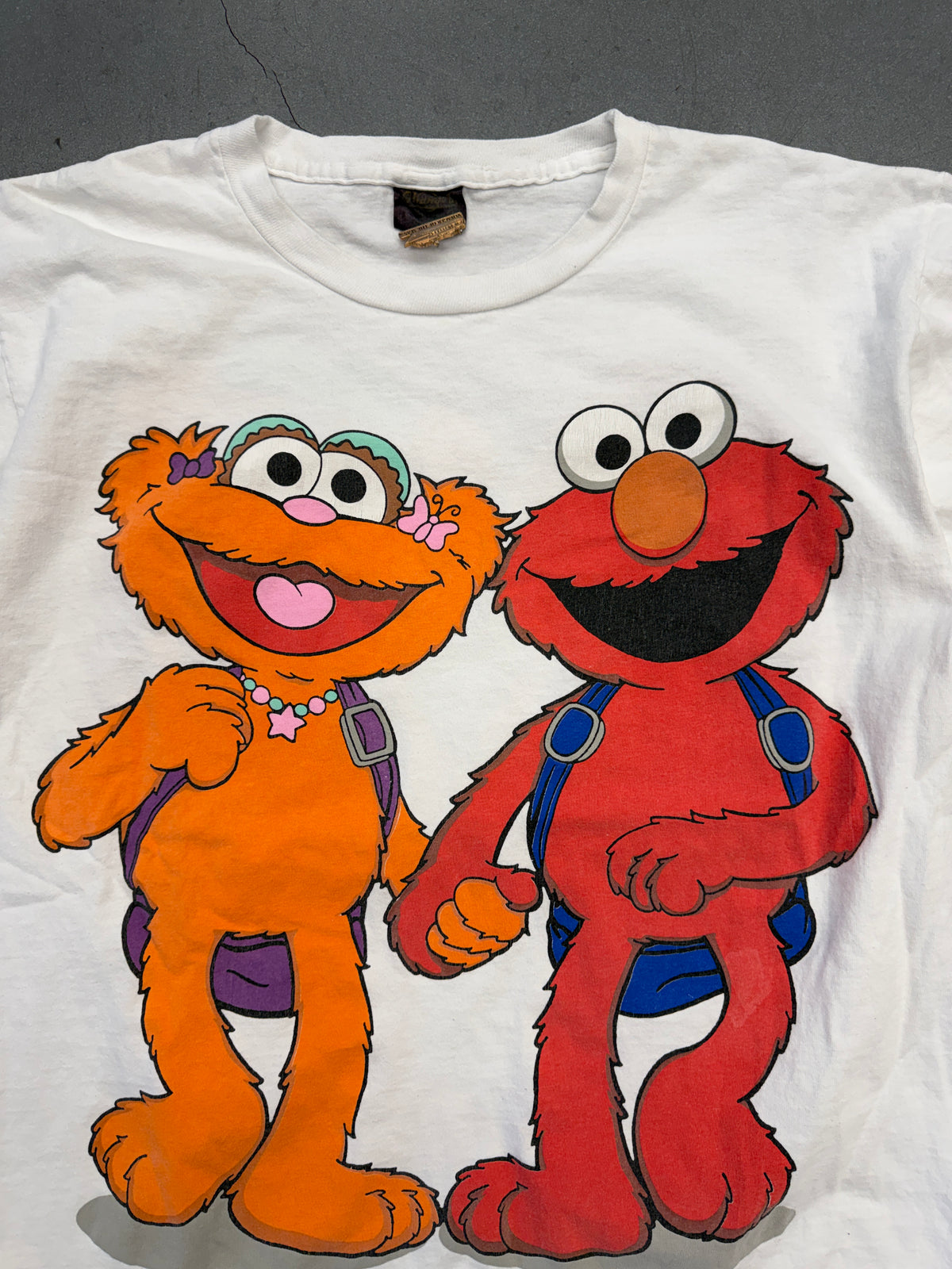 90S ELMO & ZOE BACKPACK JIM HENSON TEE (CHANGES TAG)