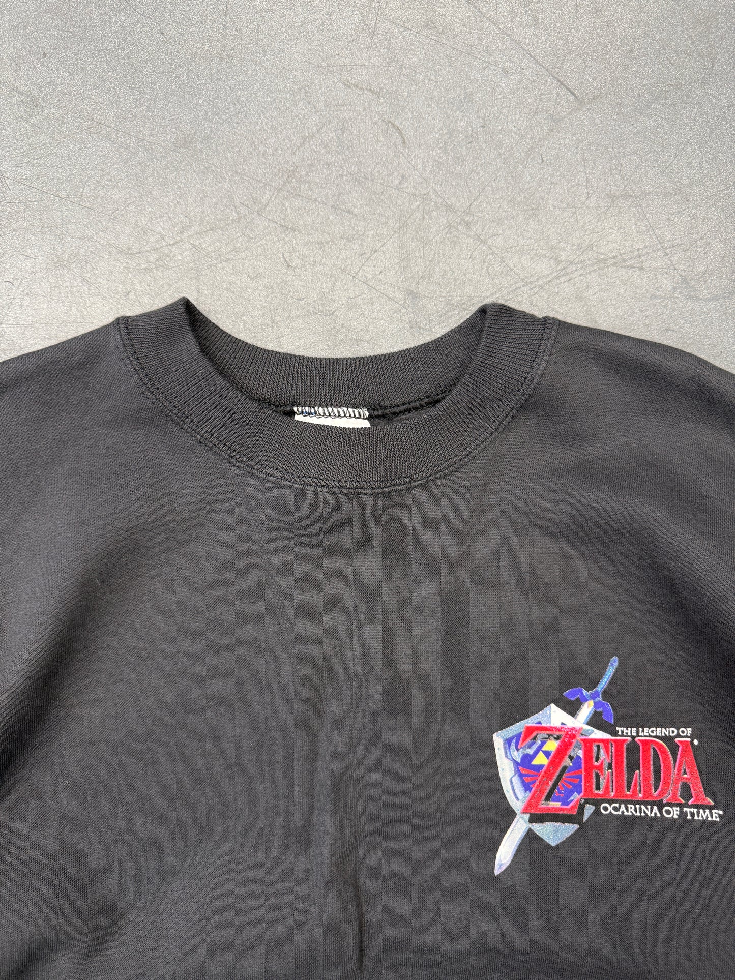 1998 NINTENDO 64 THE LEGEND OF ZELDA OCARINA OF TIME VIDEO GAME CREWNECK SWEATER (NWT)