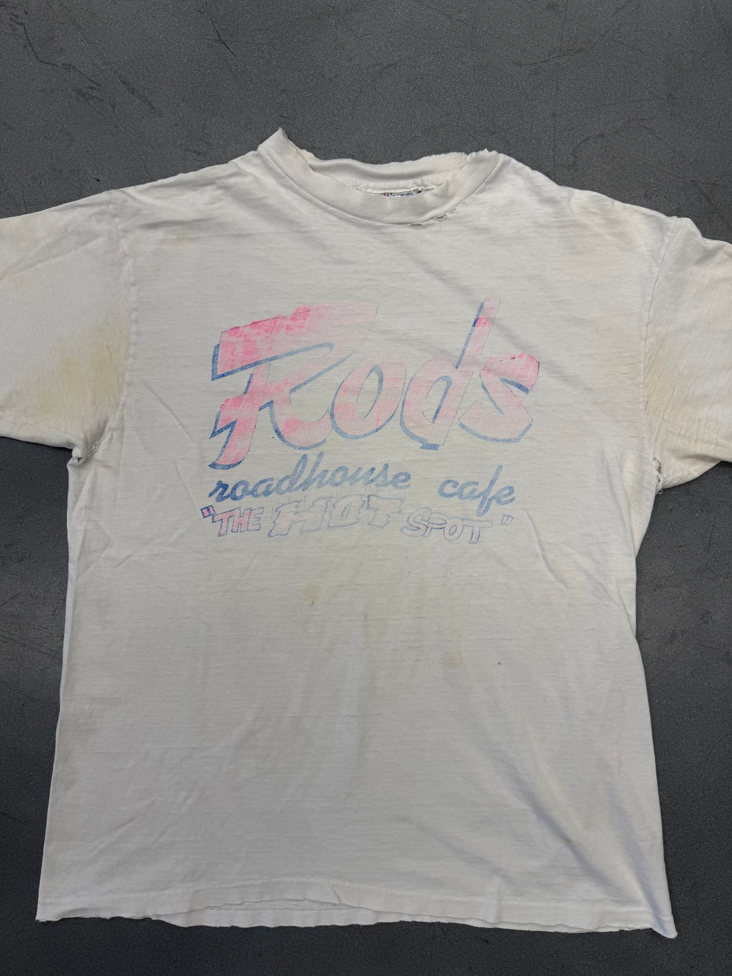 RODS ROADHOUSE CAFE "THE HOT SPOT" 2HOT4U THRASHED TEE (HANES BEEFY TAG)
