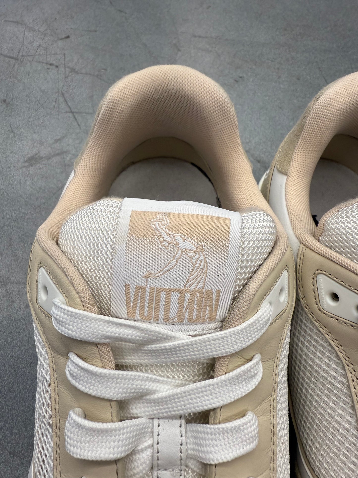 US 9.5 LV 8 LOUIS VUITTON LV TRAINER LOW 'VELCRO STRAP' BEIGE MONOGRAM