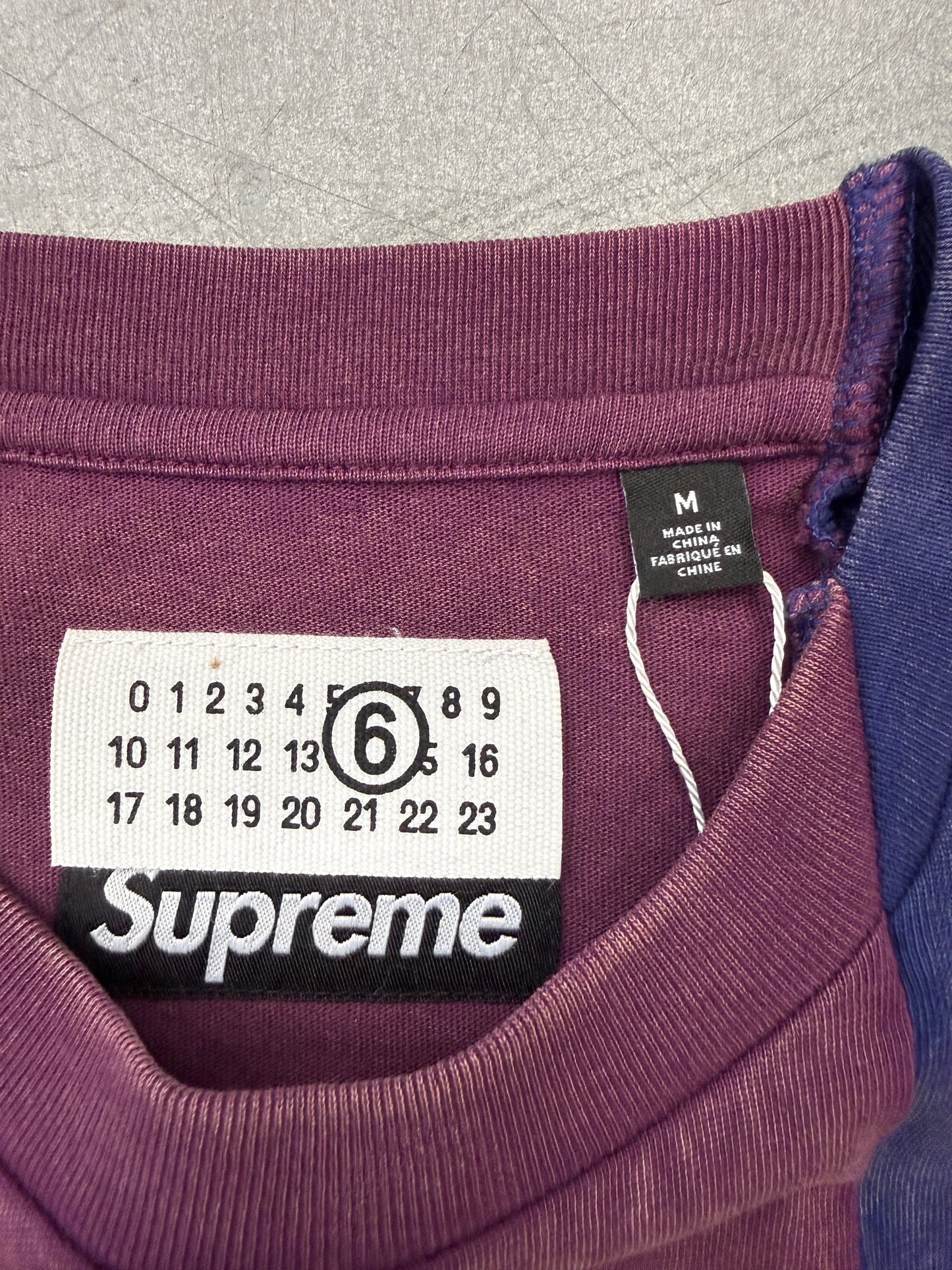 SS26 SUPREME MM6 SPLIT S/S TOP - NAVY