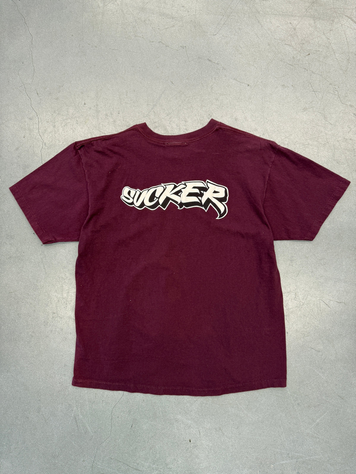 90S SUCKER GRAFFITI TEE (SUCKER TAG)