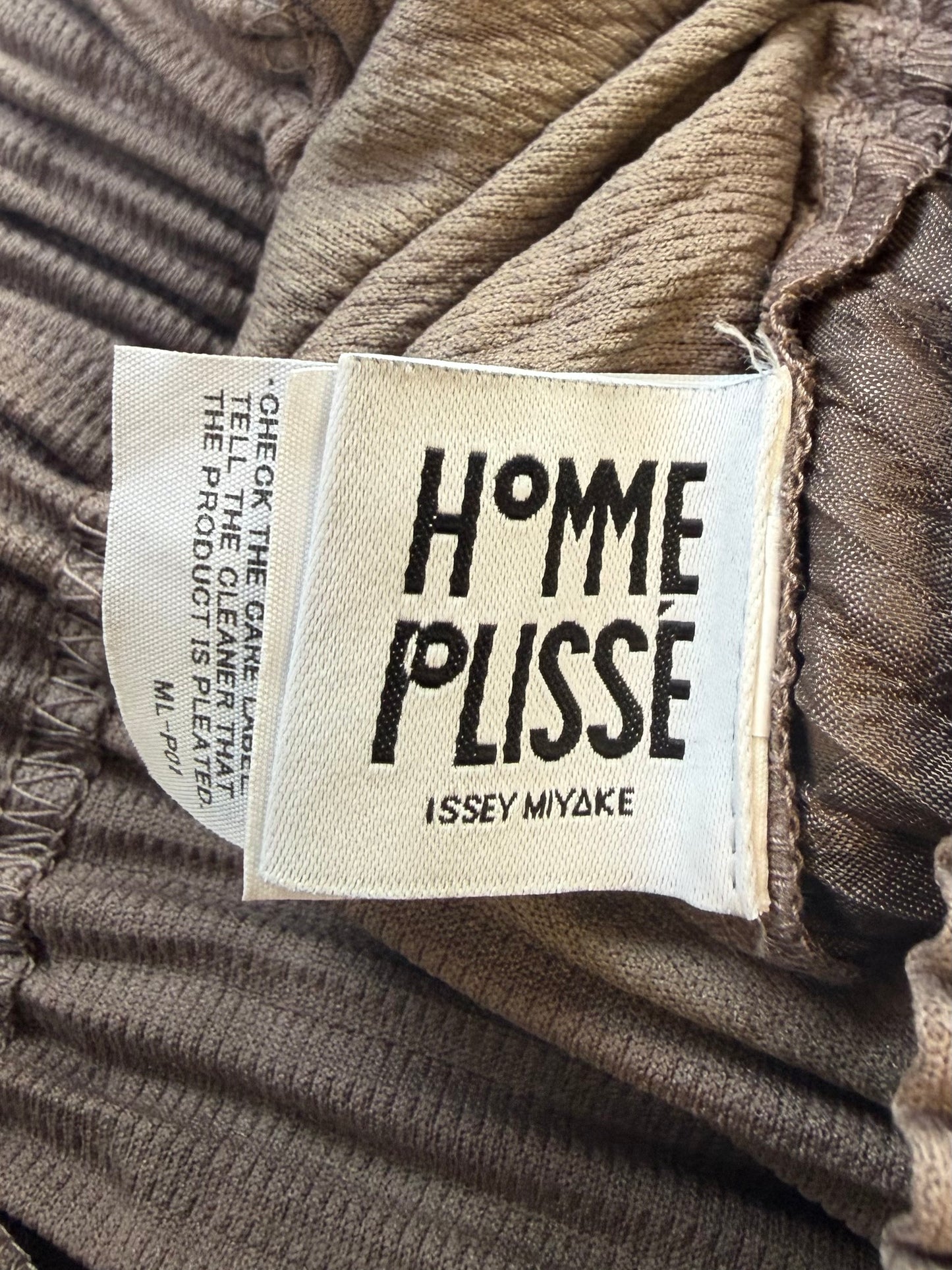 HOMME PLISSE ISSEY MIYAKE PLEATED PANTS - ALPACA BROWN