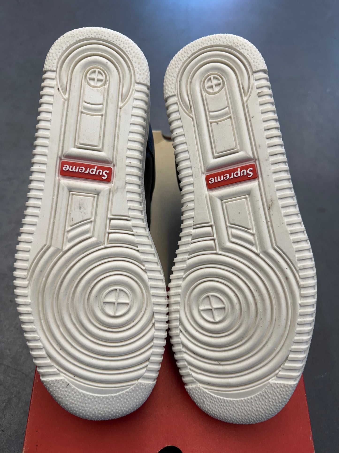 2001 SIZE 8.5 SUPREME DOWNLOW - GREEN (BRAND NEW WITH BOX)