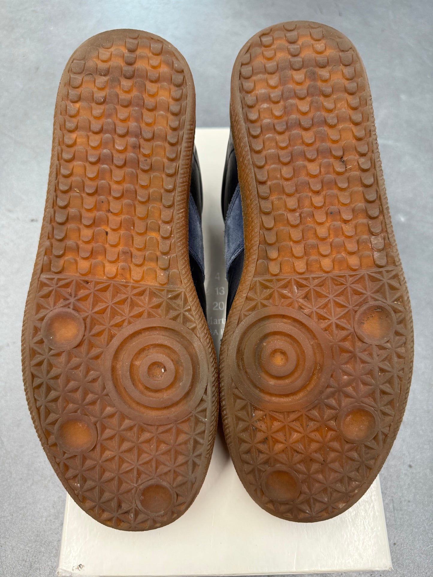 SIZE 41 MAISON MARGIELA REPLICA SNEAKER - NAVY BLUE (PRE-OWNED WITH BOX)