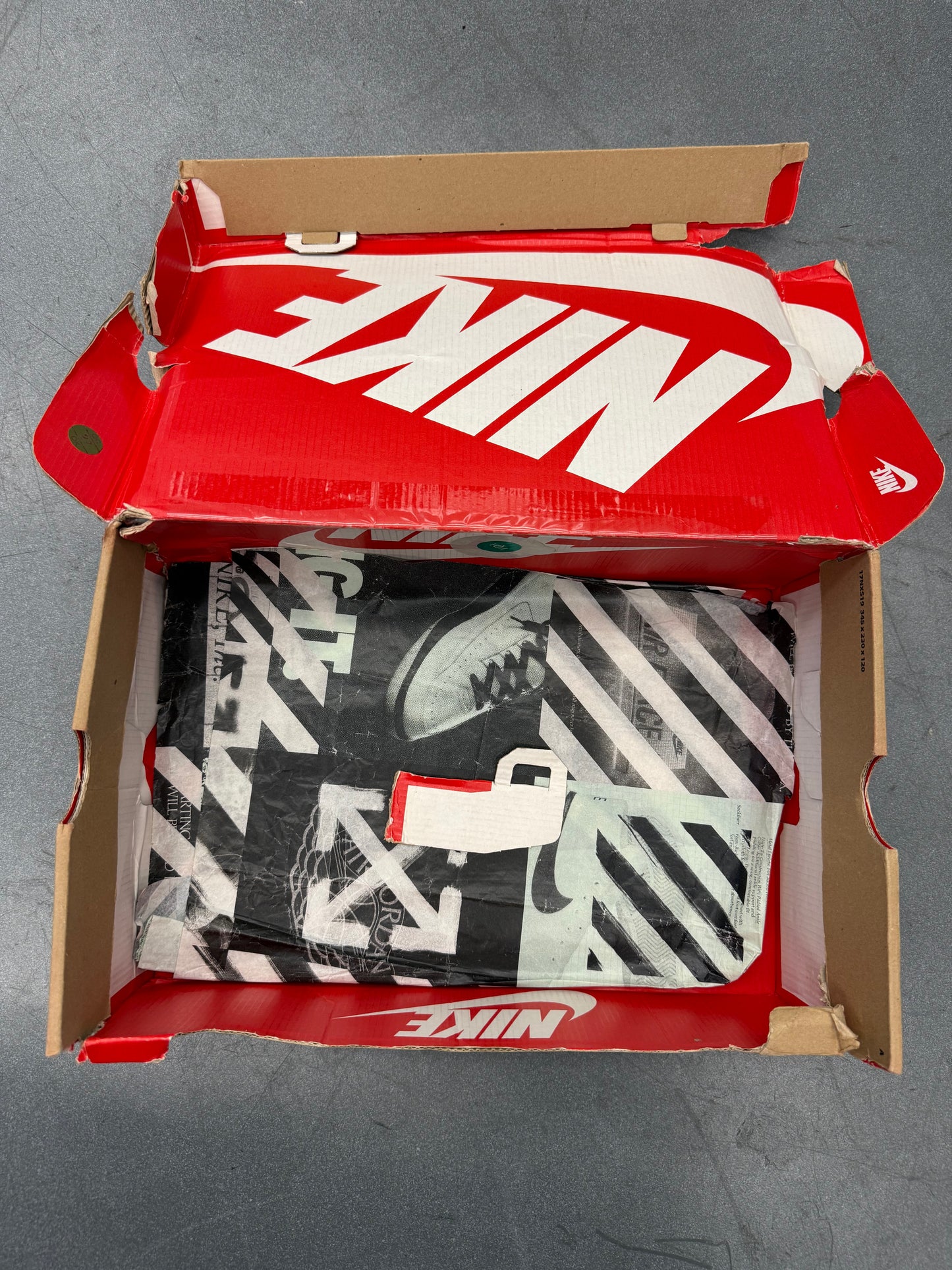 2017 SIZE 12 NIKE AIR FORCE 1 LOW - OFF-WHITE