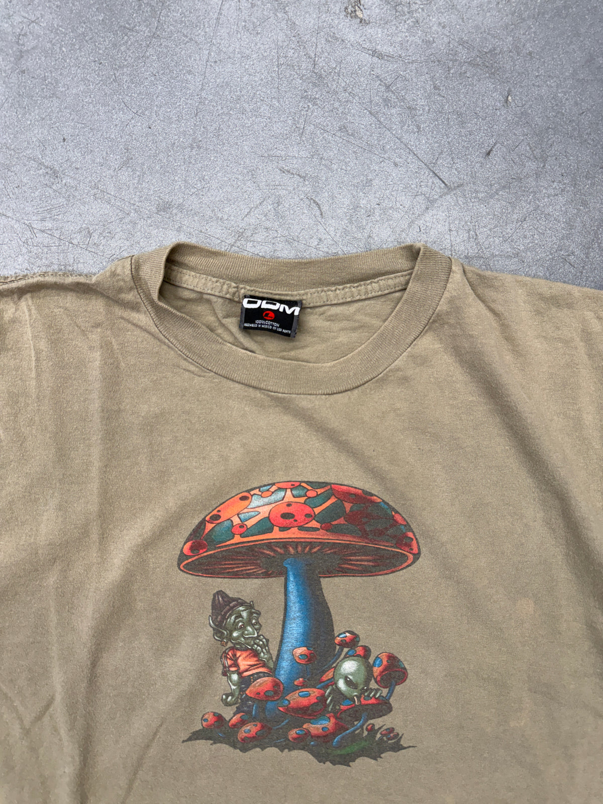 VINTAGE MUSHROOM ALIEN GNOME TEE (ODM TAG)