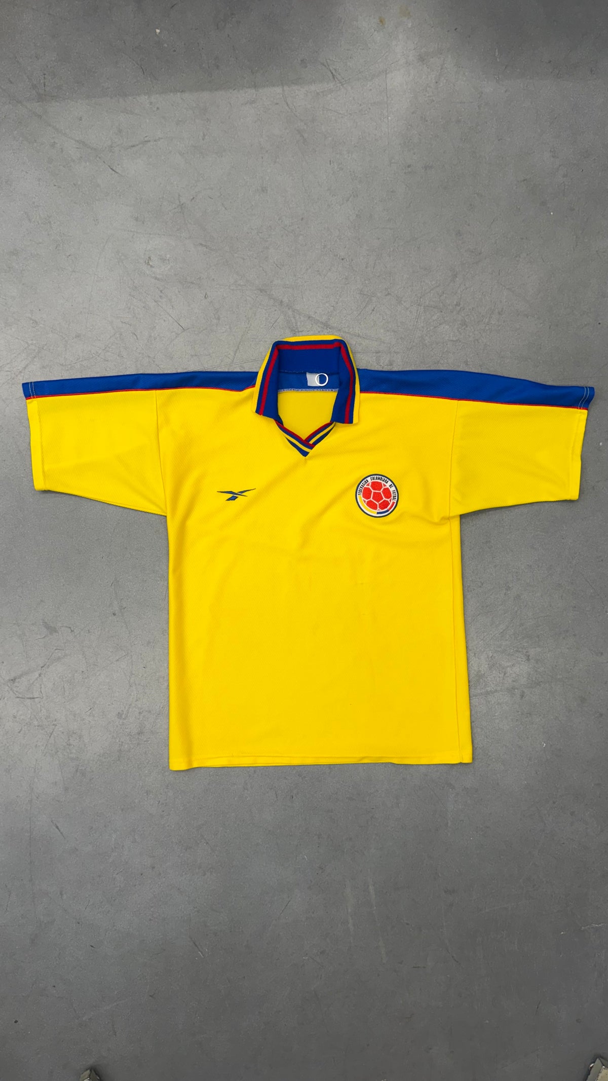 90S BOOTLEG COLOMBIA HOME SOCCER JERSEY (FADED TAG)