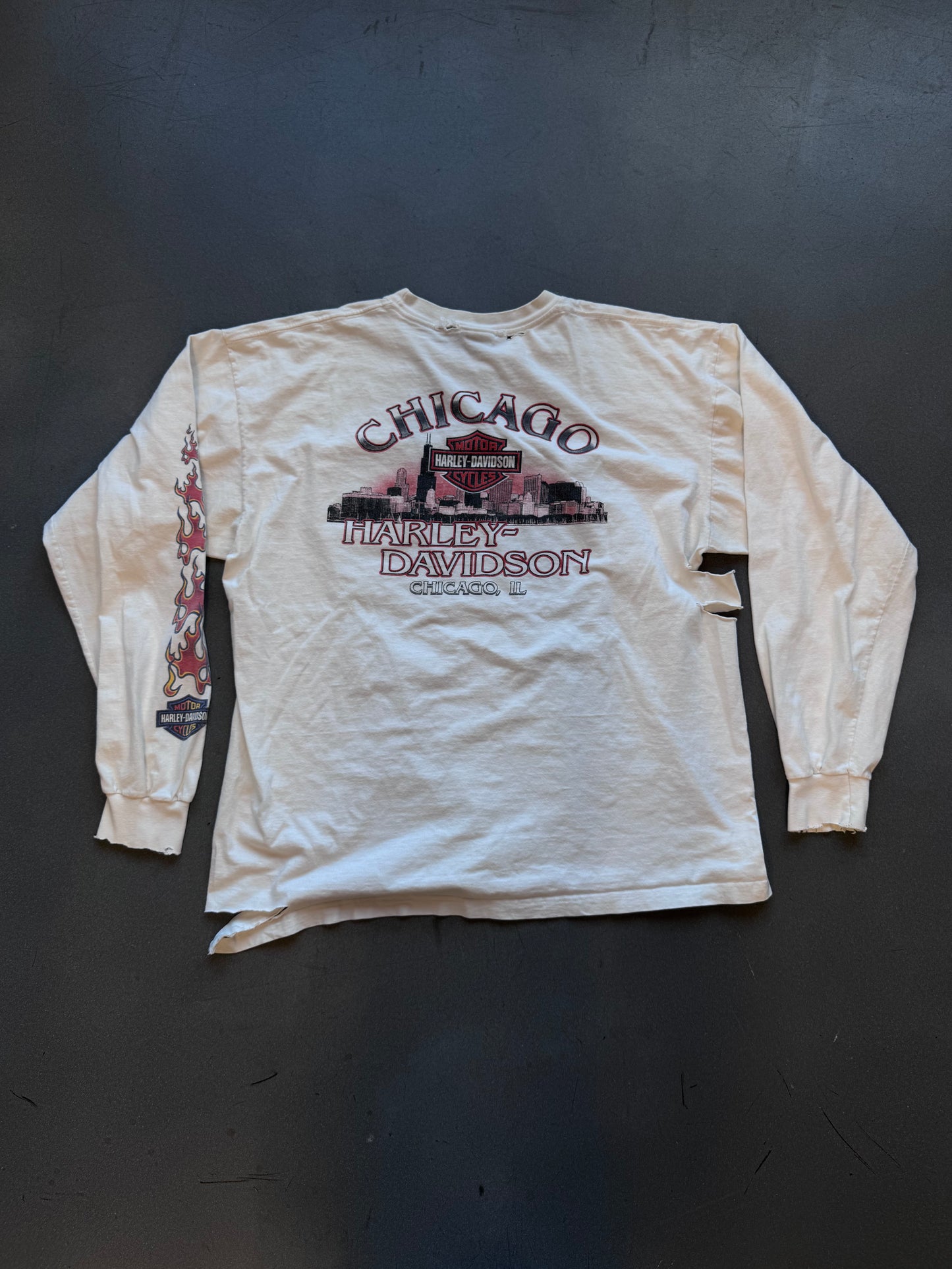 2002 HARLEY-DAVIDSON CHICAGO, IL FLAME LS POCKET TEE (HARLEY-DAVIDSON TAG)