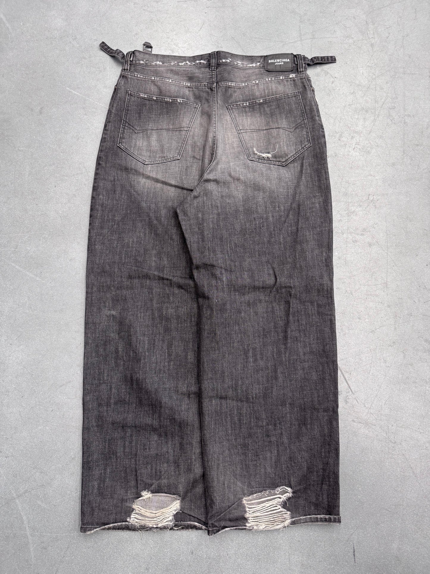 BALENCIAGA DESTROYED BAGGY SKATE JEANS - BLACK (L)