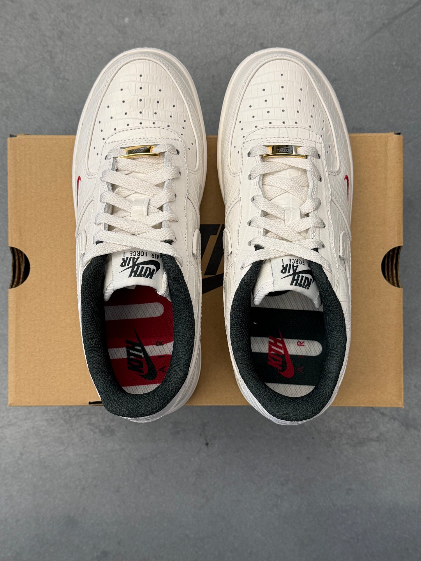 2025 SIZE 7Y NIKE AIR FORCE 1 LOW KITH PANTHOM (PRE-OWNED WITH BOX)